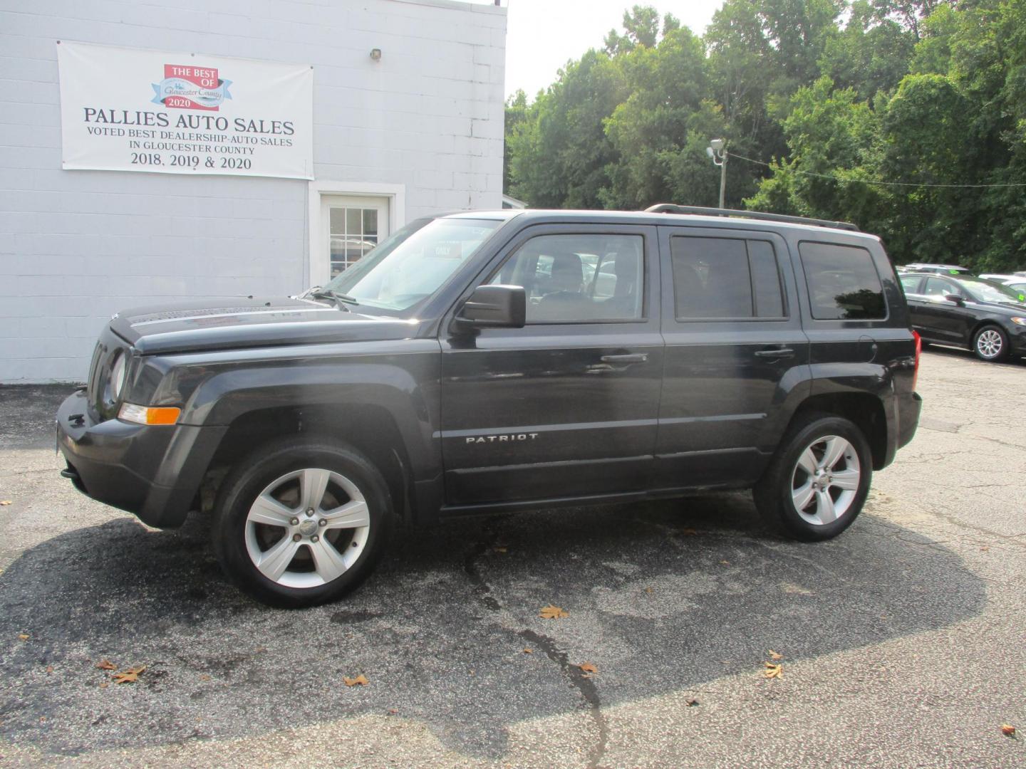 2014 Jeep Patriot Latitude 4WD (1C4NJRFB9ED) with an 2.4L L4 DOHC 16V engine, located at 540a Delsea Drive, Sewell, NJ, 08080, (856) 589-6888, 39.752560, -75.111206 - Photo#1