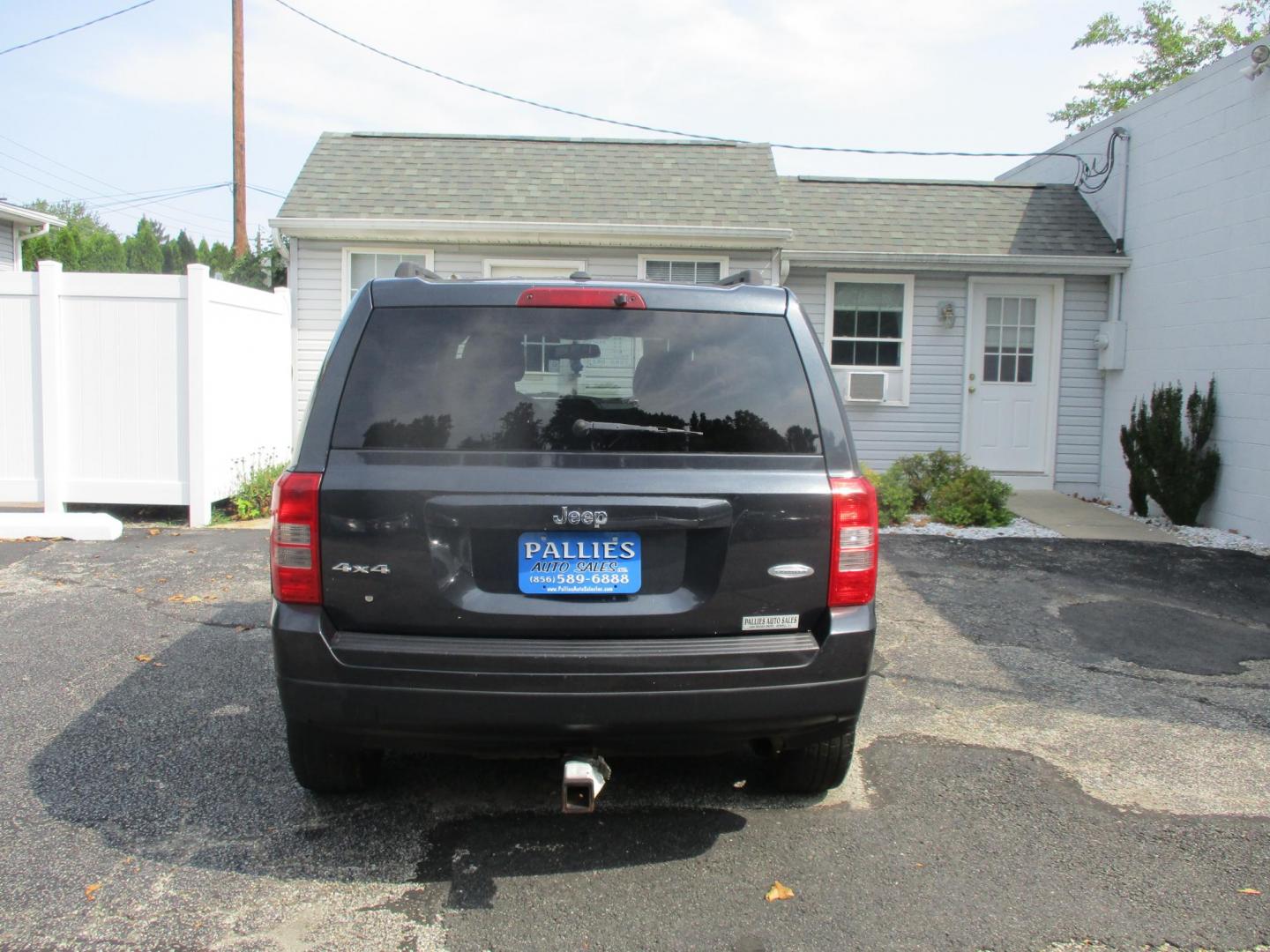 2014 Jeep Patriot Latitude 4WD (1C4NJRFB9ED) with an 2.4L L4 DOHC 16V engine, located at 540a Delsea Drive, Sewell, NJ, 08080, (856) 589-6888, 39.752560, -75.111206 - Photo#5