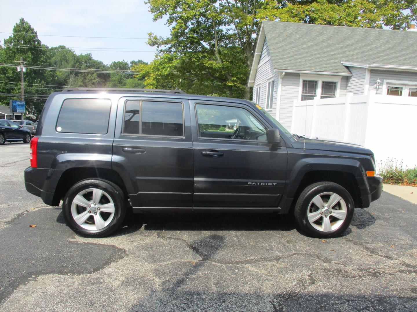 2014 Jeep Patriot Latitude 4WD (1C4NJRFB9ED) with an 2.4L L4 DOHC 16V engine, located at 540a Delsea Drive, Sewell, NJ, 08080, (856) 589-6888, 39.752560, -75.111206 - Photo#7