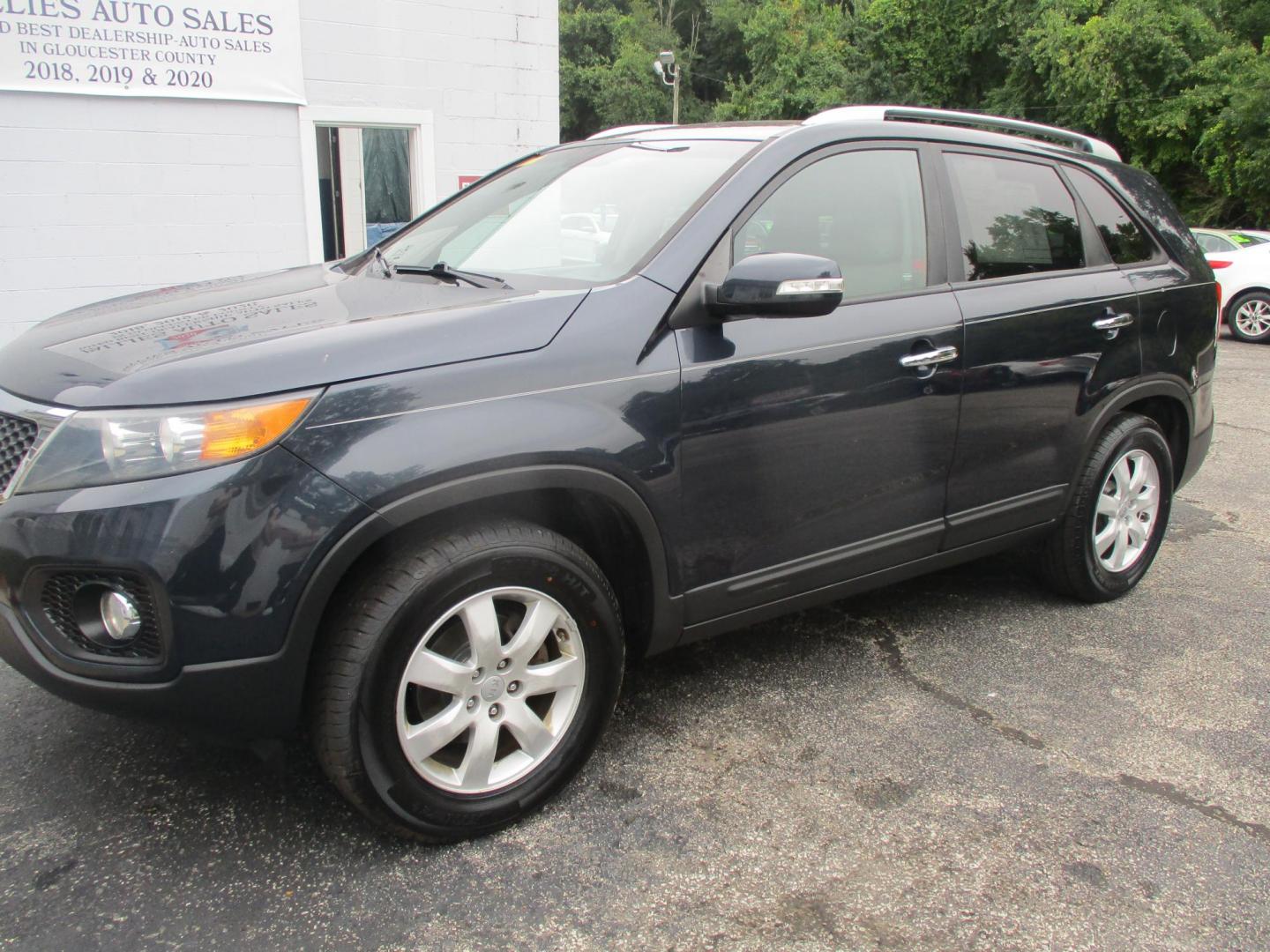 2013 BLUE Kia Sorento LX 2WD (5XYKT3A61DG) with an 2.4L L4 DOHC 16V engine, 6-Speed Automatic transmission, located at 540a Delsea Drive, Sewell, NJ, 08080, (856) 589-6888, 39.752560, -75.111206 - Photo#0