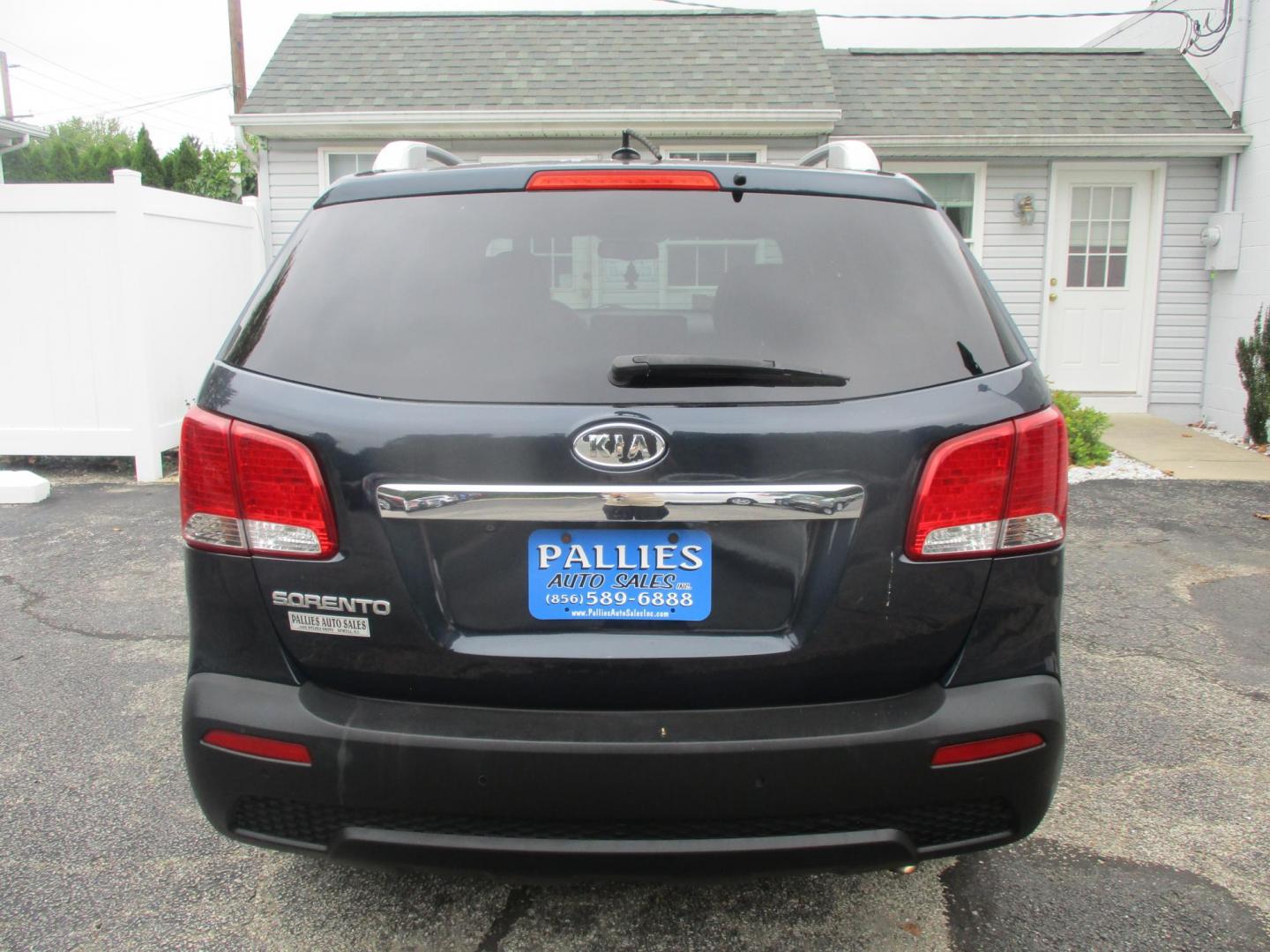 2013 BLUE Kia Sorento LX 2WD (5XYKT3A61DG) with an 2.4L L4 DOHC 16V engine, 6-Speed Automatic transmission, located at 540a Delsea Drive, Sewell, NJ, 08080, (856) 589-6888, 39.752560, -75.111206 - Photo#3