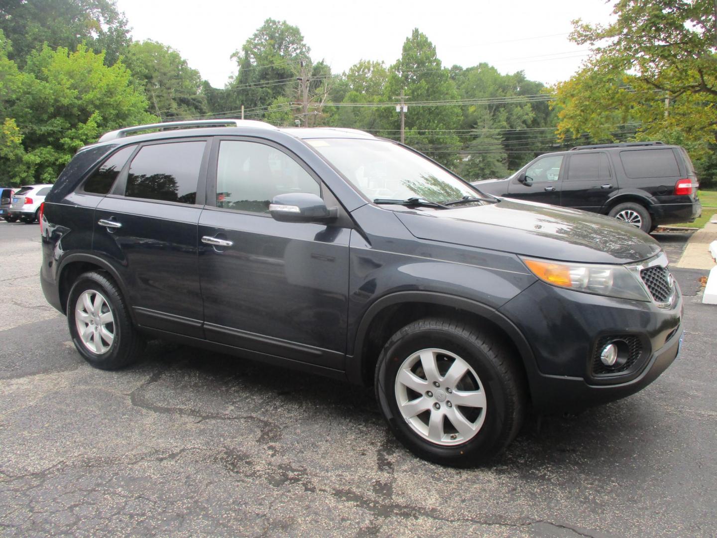 2013 BLUE Kia Sorento LX 2WD (5XYKT3A61DG) with an 2.4L L4 DOHC 16V engine, 6-Speed Automatic transmission, located at 540a Delsea Drive, Sewell, NJ, 08080, (856) 589-6888, 39.752560, -75.111206 - Photo#6