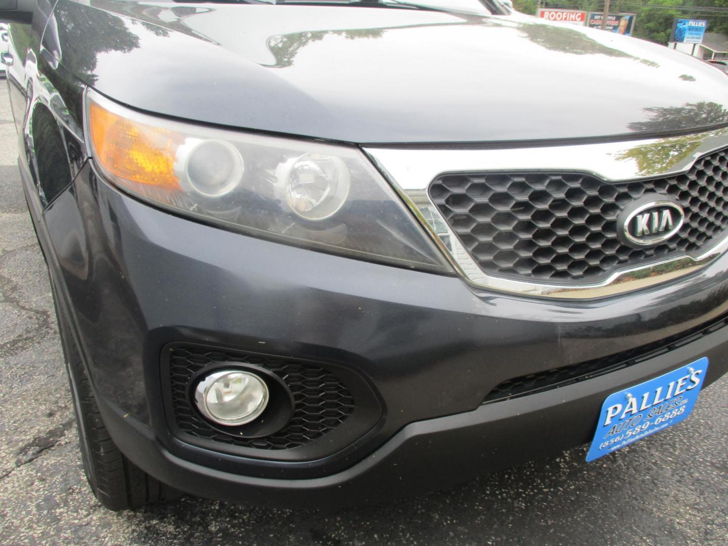 2013 BLUE Kia Sorento LX 2WD (5XYKT3A61DG) with an 2.4L L4 DOHC 16V engine, 6-Speed Automatic transmission, located at 540a Delsea Drive, Sewell, NJ, 08080, (856) 589-6888, 39.752560, -75.111206 - Photo#8