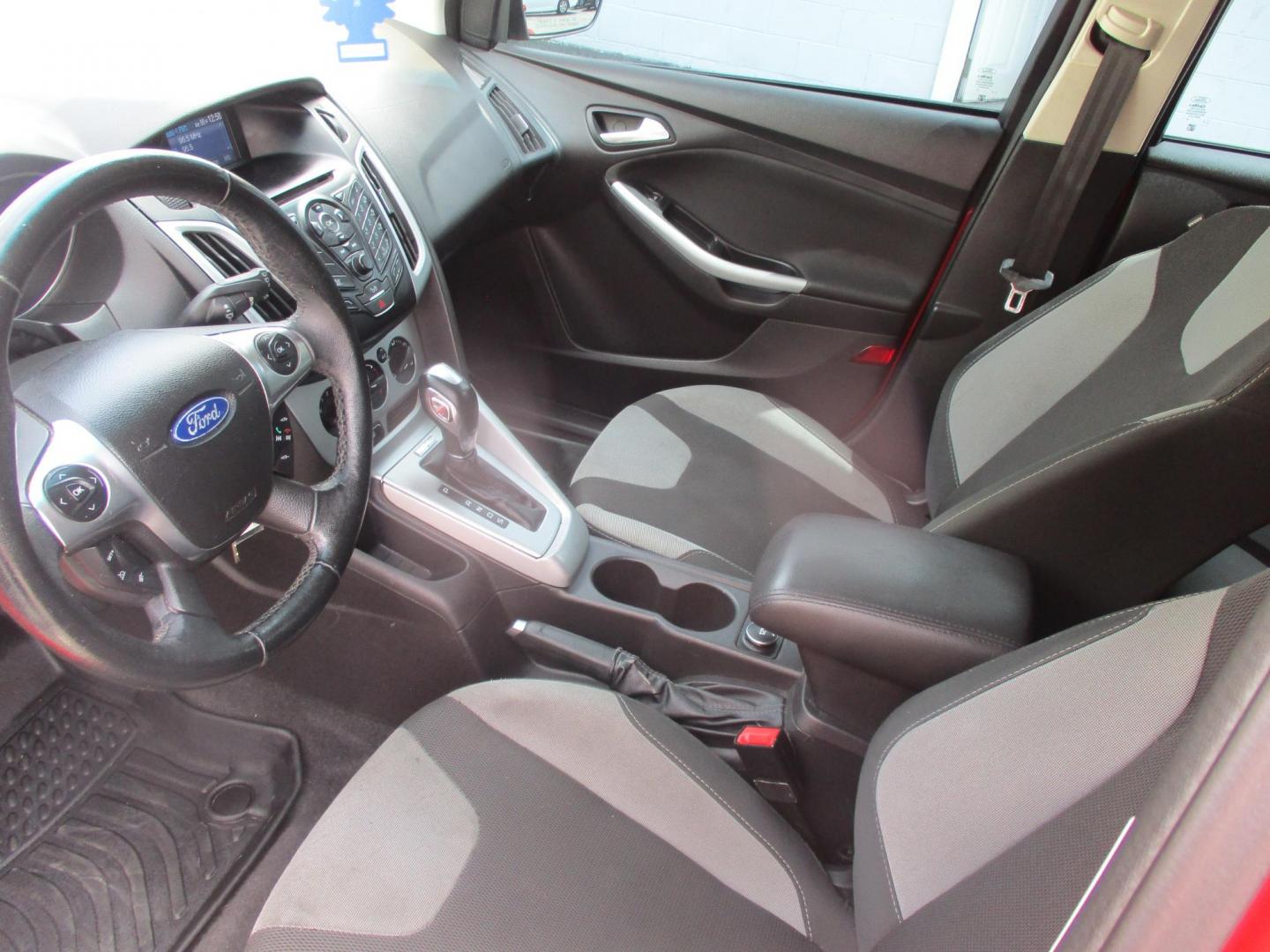 2012 RED Ford Focus SE (1FAHP3K2XCL) with an 2.0L L4 DOHC 16V engine, AUTOMATIC transmission, located at 540a Delsea Drive, Sewell, NJ, 08080, (856) 589-6888, 39.752560, -75.111206 - Photo#18