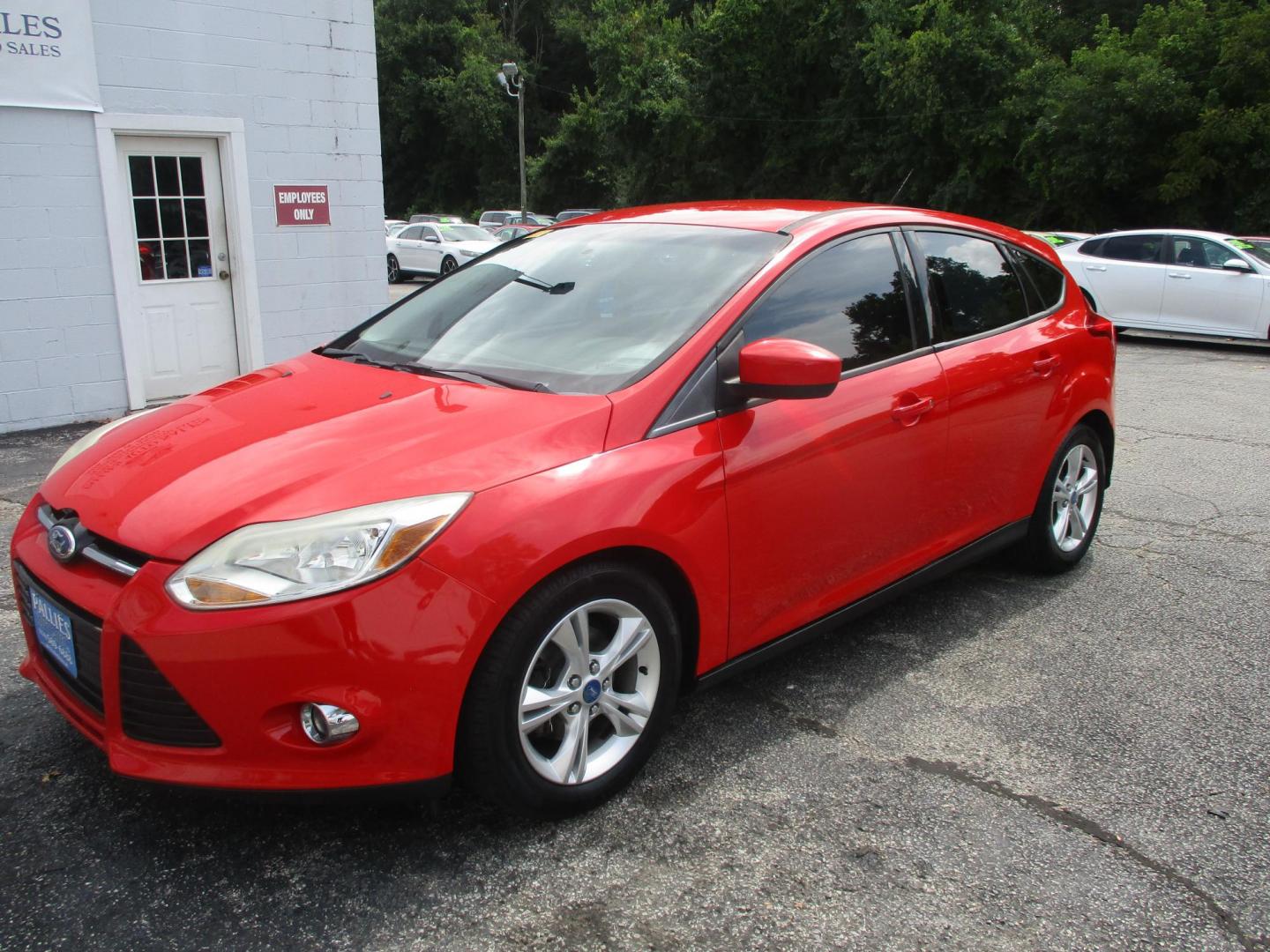 2012 RED Ford Focus SE (1FAHP3K2XCL) with an 2.0L L4 DOHC 16V engine, AUTOMATIC transmission, located at 540a Delsea Drive, Sewell, NJ, 08080, (856) 589-6888, 39.752560, -75.111206 - Photo#0