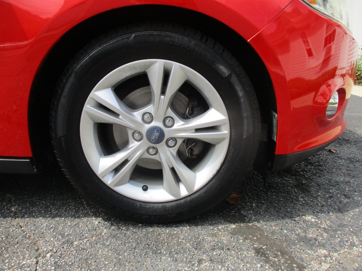 2012 RED Ford Focus SE (1FAHP3K2XCL) with an 2.0L L4 DOHC 16V engine, AUTOMATIC transmission, located at 540a Delsea Drive, Sewell, NJ, 08080, (856) 589-6888, 39.752560, -75.111206 - Photo#8