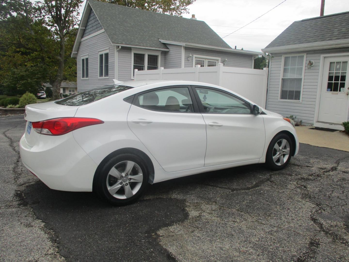 2013 WHITE Hyundai Elantra Limited (5NPDH4AEXDH) with an 1.8L L4 DOHC 16V engine, 6-Speed Automatic transmission, located at 540a Delsea Drive, Sewell, NJ, 08080, (856) 589-6888, 39.752560, -75.111206 - Photo#10