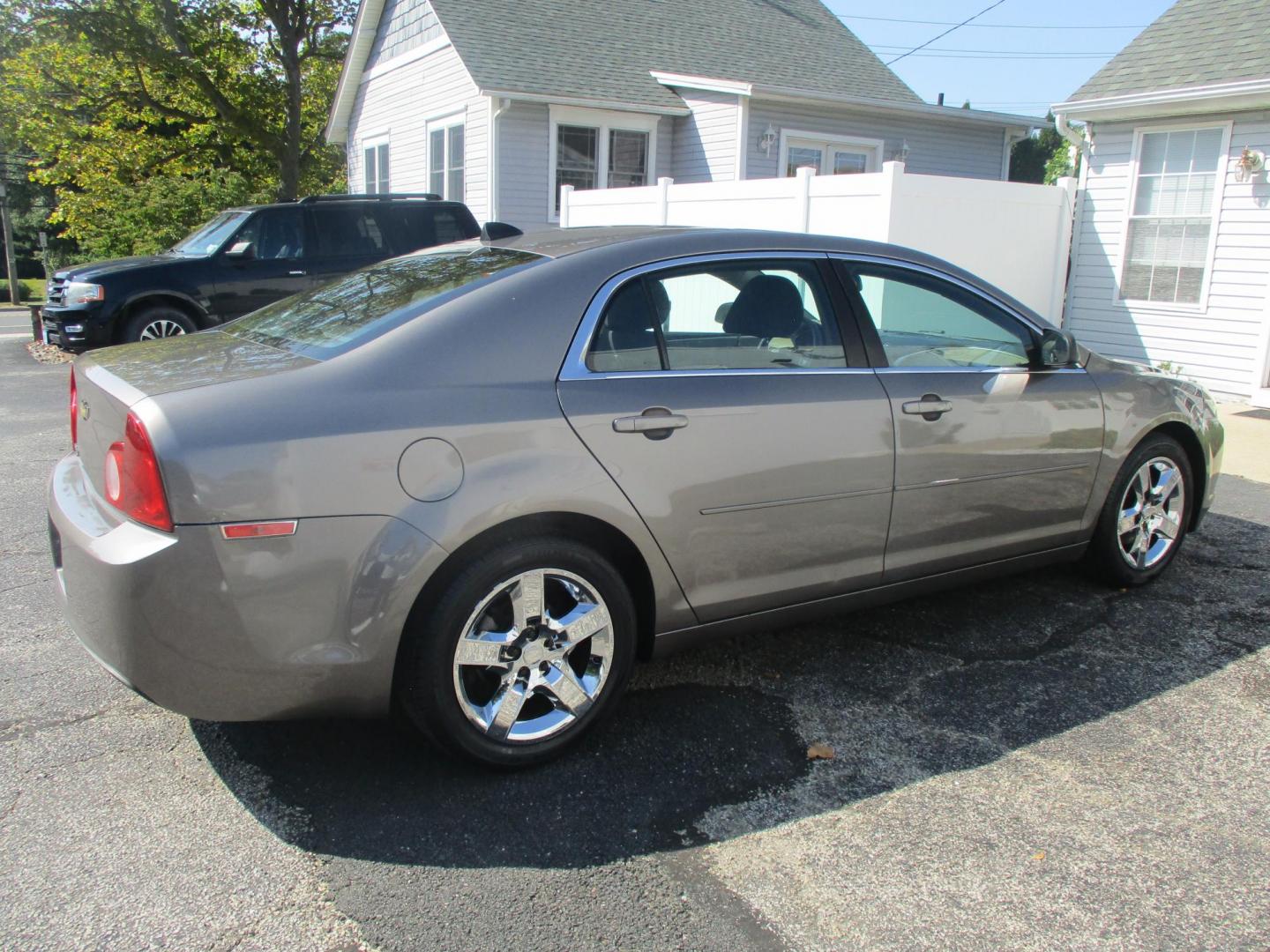 2012 GRAY Chevrolet Malibu LS (1G1ZB5E01CF) with an 2.4L L4 DOHC 16V engine, 6-Speed Automatic transmission, located at 540a Delsea Drive, Sewell, NJ, 08080, (856) 589-6888, 39.752560, -75.111206 - Photo#4