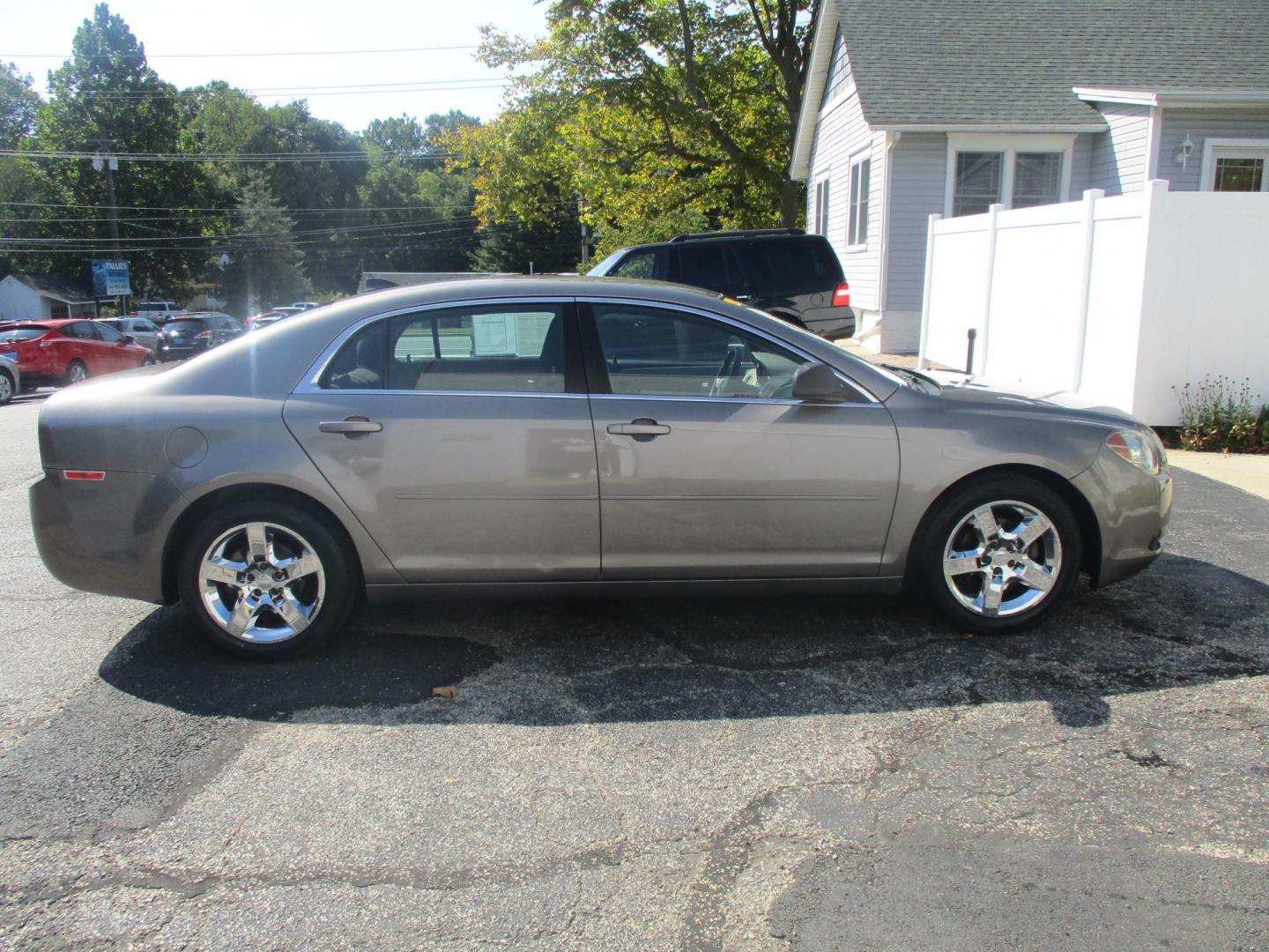 2012 GRAY Chevrolet Malibu LS (1G1ZB5E01CF) with an 2.4L L4 DOHC 16V engine, 6-Speed Automatic transmission, located at 540a Delsea Drive, Sewell, NJ, 08080, (856) 589-6888, 39.752560, -75.111206 - Photo#5