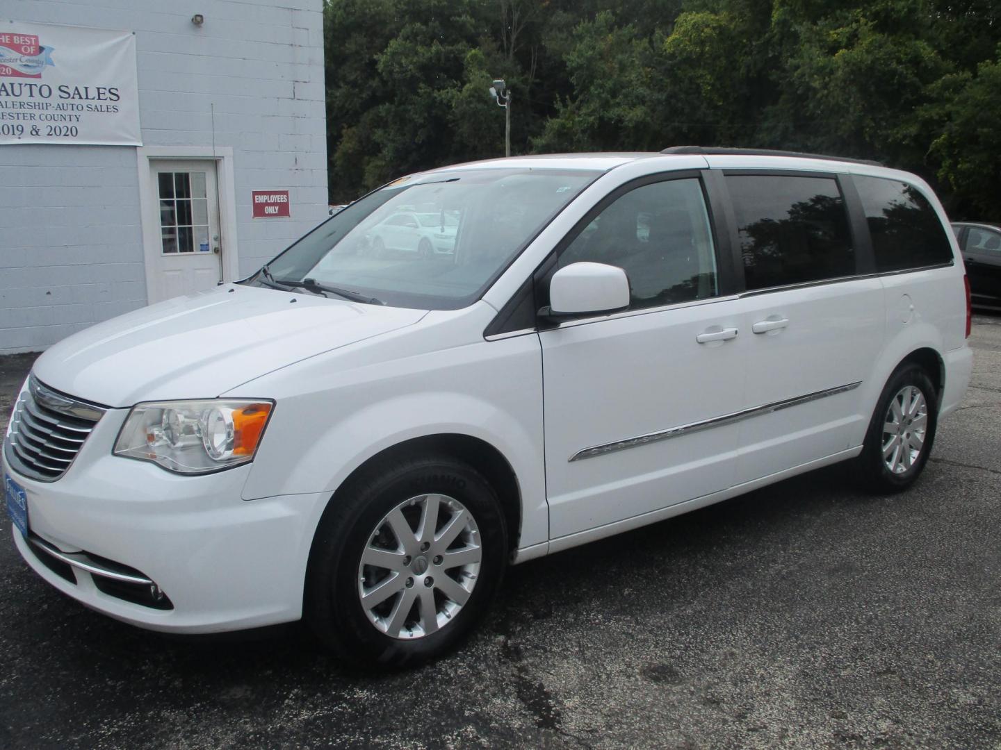 2014 WHITE Chrysler Town & Country Touring (2C4RC1BG2ER) with an 3.6L V6 DOHC 24V engine, 6-Speed Automatic transmission, located at 540a Delsea Drive, Sewell, NJ, 08080, (856) 589-6888, 39.752560, -75.111206 - Photo#0