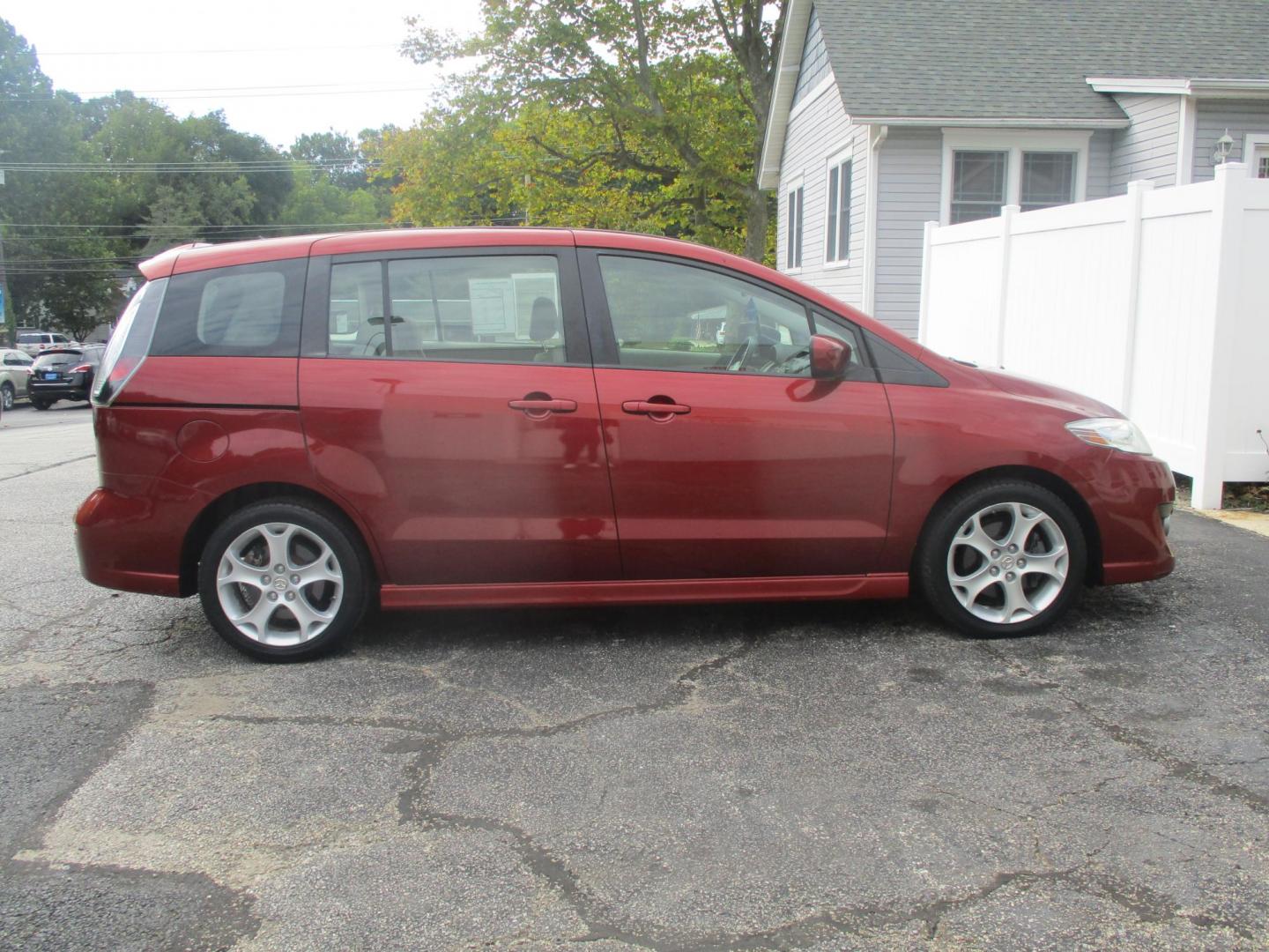 2010 RED Mazda MAZDA5 Grand Touring (JM1CR2WL5A0) with an 2.3L L4 DOHC 16V engine, AUTOMATIC transmission, located at 540a Delsea Drive, Sewell, NJ, 08080, (856) 589-6888, 39.752560, -75.111206 - Photo#11