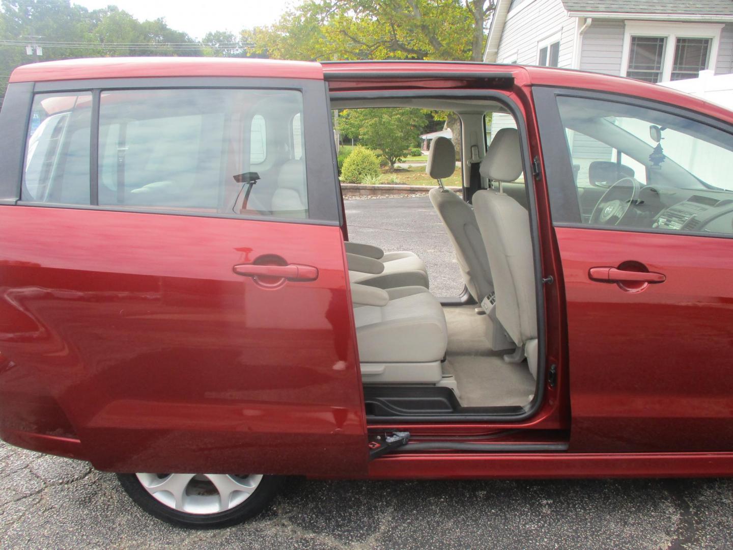 2010 RED Mazda MAZDA5 Grand Touring (JM1CR2WL5A0) with an 2.3L L4 DOHC 16V engine, AUTOMATIC transmission, located at 540a Delsea Drive, Sewell, NJ, 08080, (856) 589-6888, 39.752560, -75.111206 - Photo#20