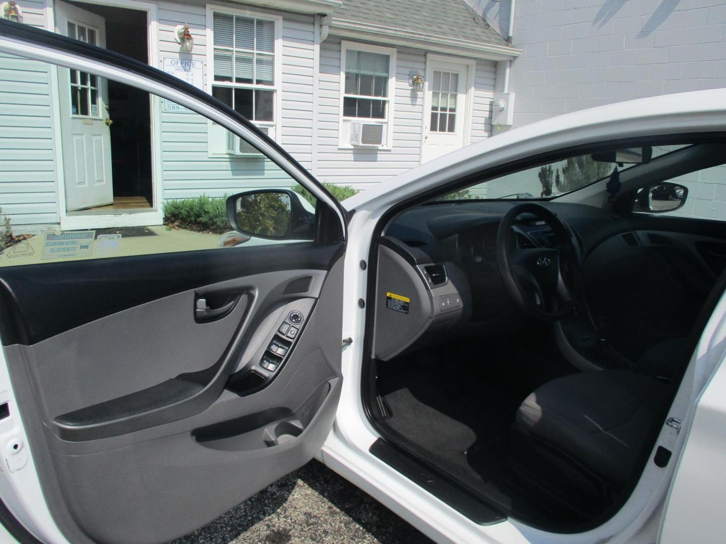 2015 WHITE Hyundai Elantra Limited (5NPDH4AEXFH) with an 1.8L L4 DOHC 16V engine, 6-Speed Automatic transmission, located at 540a Delsea Drive, Sewell, NJ, 08080, (856) 589-6888, 39.752560, -75.111206 - Photo#13