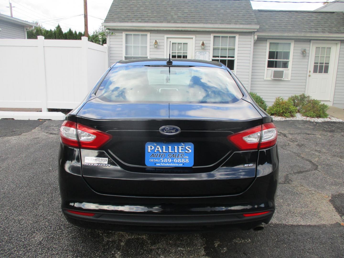 2016 BLACK Ford Fusion SE (3FA6P0H79GR) with an 2.5L L4 DOHC 16V engine, 6-Speed Automatic transmission, located at 540a Delsea Drive, Sewell, NJ, 08080, (856) 589-6888, 39.752560, -75.111206 - Photo#4