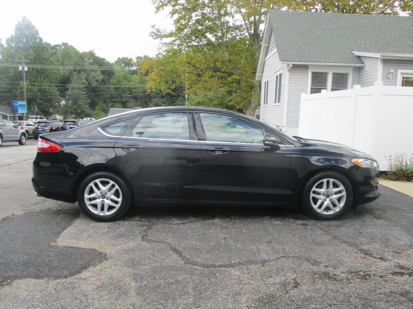 2016 BLACK Ford Fusion SE (3FA6P0H79GR) with an 2.5L L4 DOHC 16V engine, 6-Speed Automatic transmission, located at 540a Delsea Drive, Sewell, NJ, 08080, (856) 589-6888, 39.752560, -75.111206 - Photo#7