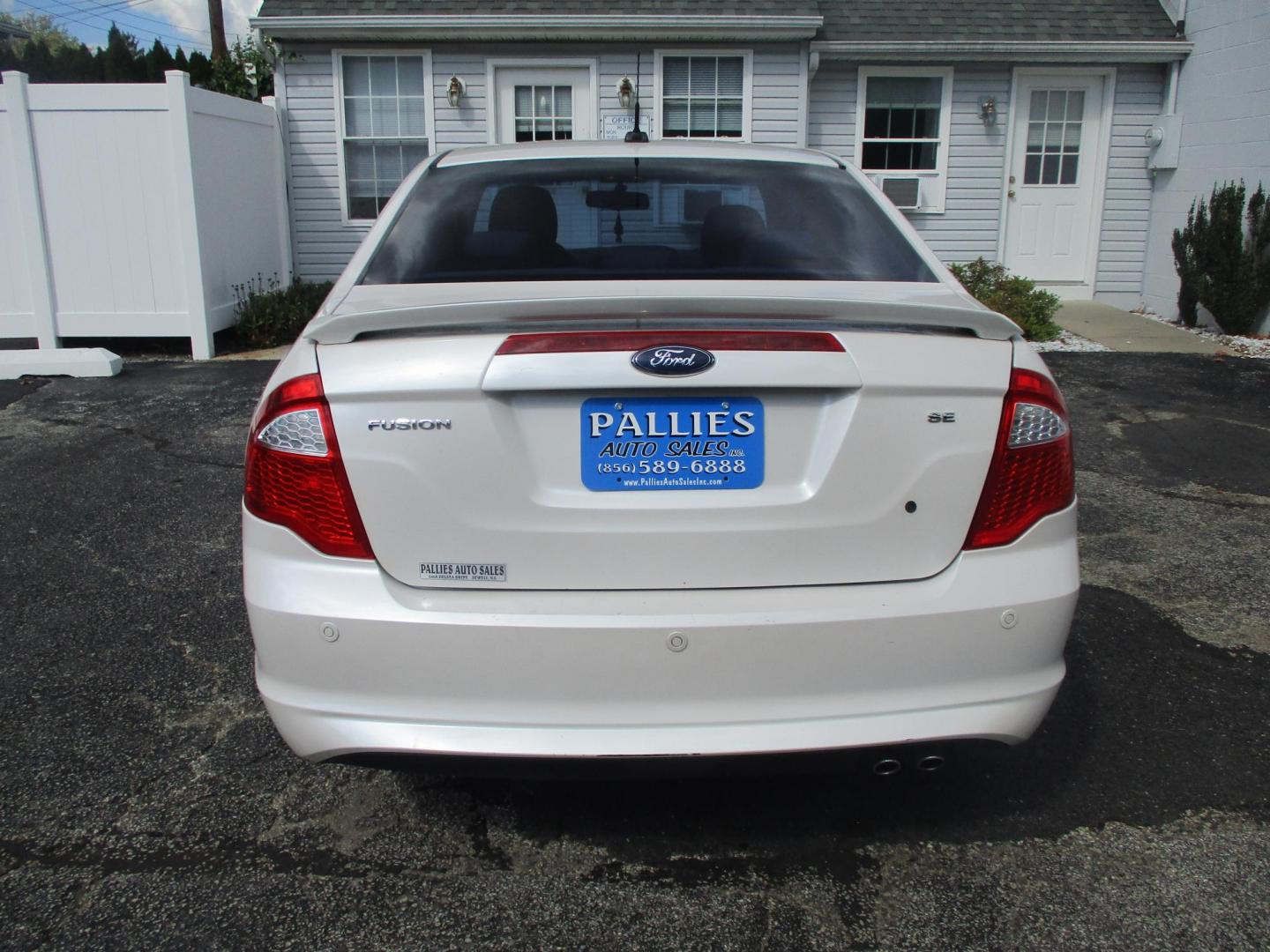 2010 WHITE Ford Fusion SE (3FAHP0HA8AR) with an 2.5L L4 DOHC 16V engine, located at 540a Delsea Drive, Sewell, NJ, 08080, (856) 589-6888, 39.752560, -75.111206 - Photo#3