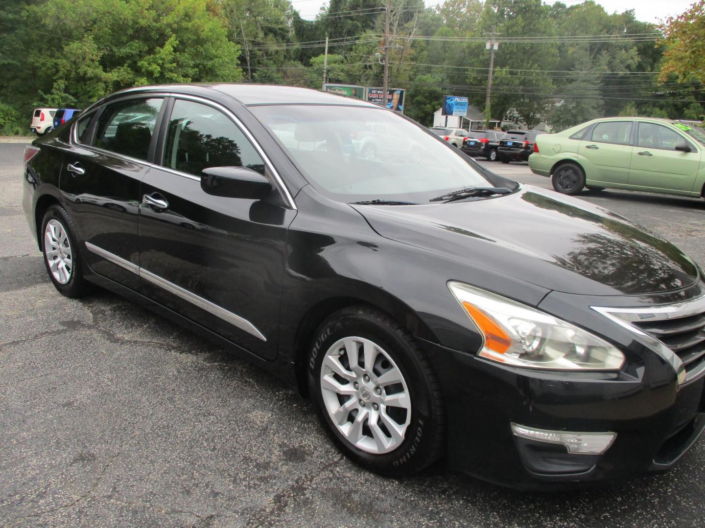 2015 BLACK Nissan Altima 2.5 S (1N4AL3AP9FC) with an 2.5L L4 DOHC 16V engine, Continuously Variable Transmission transmission, located at 540a Delsea Drive, Sewell, NJ, 08080, (856) 589-6888, 39.752560, -75.111206 - Photo#11