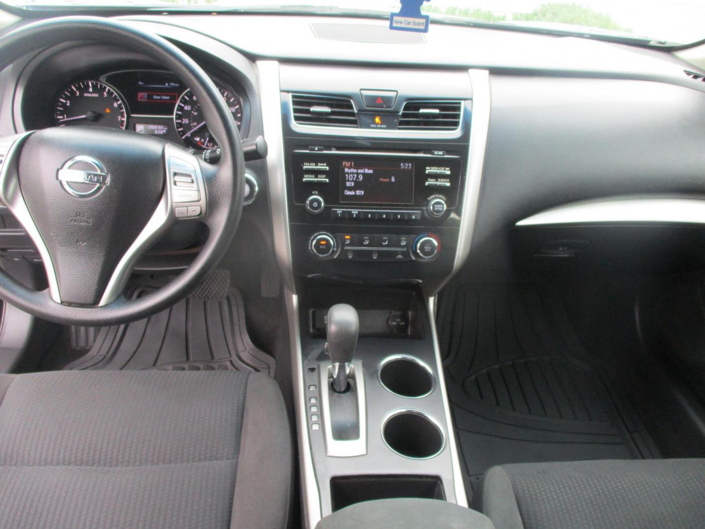 2015 BLACK Nissan Altima 2.5 S (1N4AL3AP9FC) with an 2.5L L4 DOHC 16V engine, Continuously Variable Transmission transmission, located at 540a Delsea Drive, Sewell, NJ, 08080, (856) 589-6888, 39.752560, -75.111206 - Photo#16