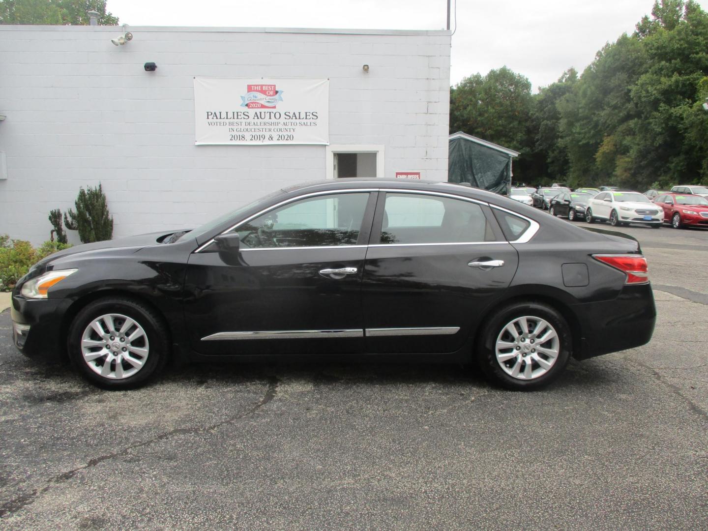 2015 BLACK Nissan Altima 2.5 S (1N4AL3AP9FC) with an 2.5L L4 DOHC 16V engine, Continuously Variable Transmission transmission, located at 540a Delsea Drive, Sewell, NJ, 08080, (856) 589-6888, 39.752560, -75.111206 - Photo#4