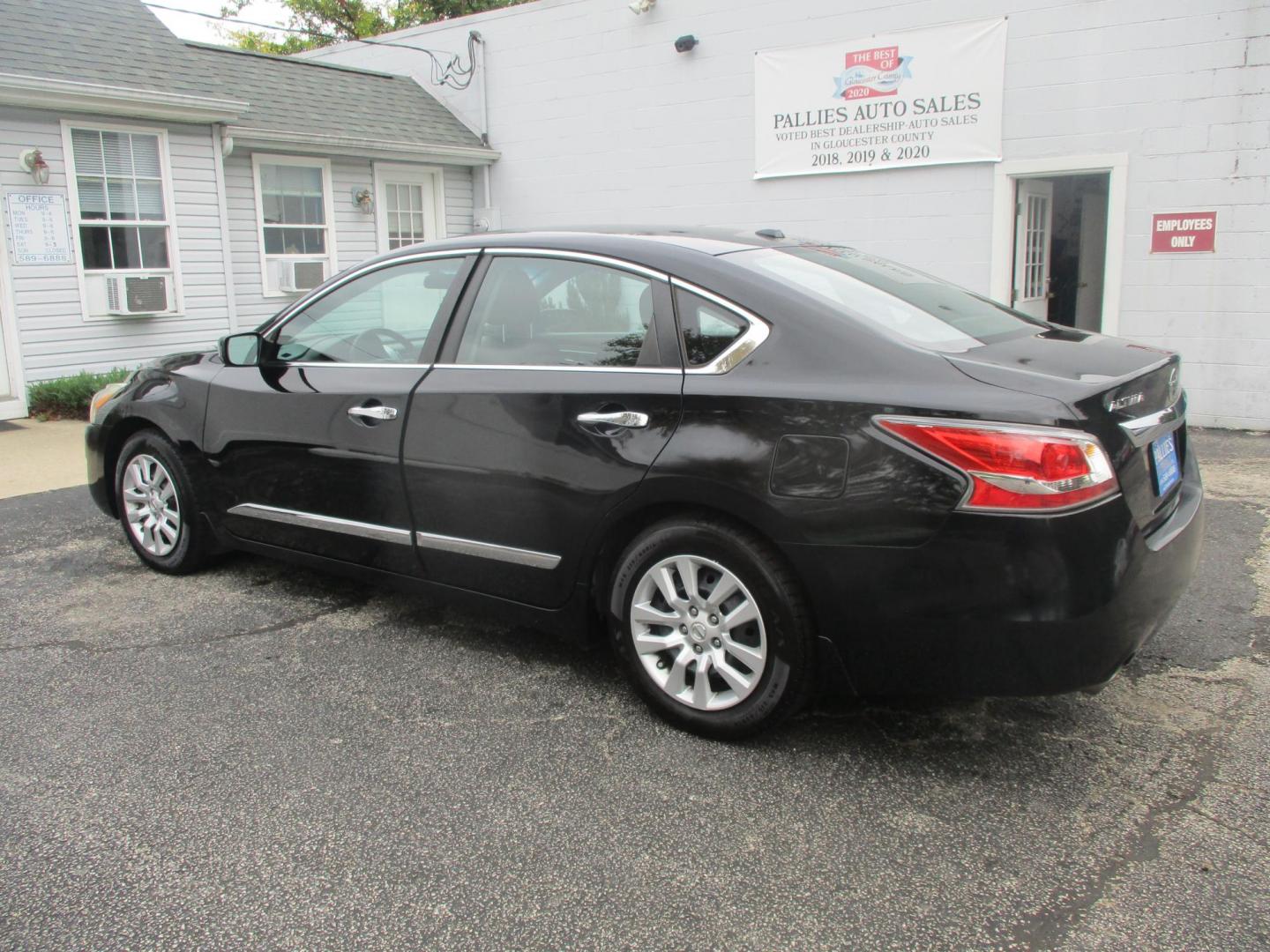 2015 BLACK Nissan Altima 2.5 S (1N4AL3AP9FC) with an 2.5L L4 DOHC 16V engine, Continuously Variable Transmission transmission, located at 540a Delsea Drive, Sewell, NJ, 08080, (856) 589-6888, 39.752560, -75.111206 - Photo#5