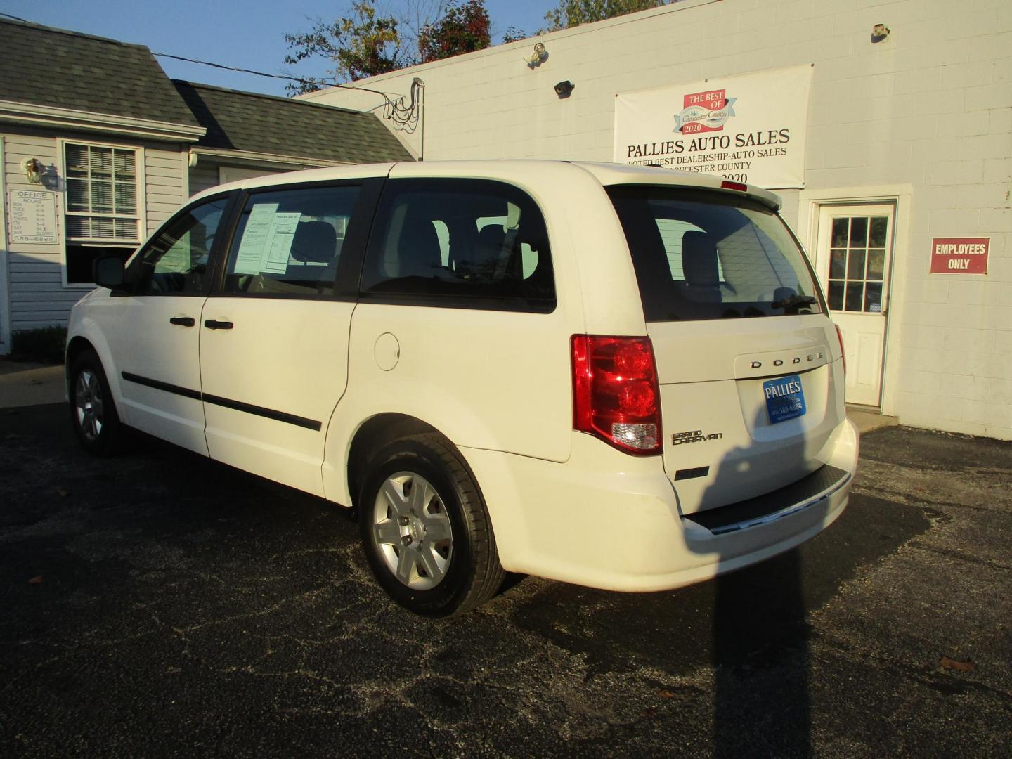 2013 WHITE Dodge Grand Caravan SE (2C4RDGBG6DR) with an 3.6L V6 DOHC 24V engine, 6-Speed Automatic transmission, located at 540a Delsea Drive, Sewell, NJ, 08080, (856) 589-6888, 39.752560, -75.111206 - Photo#3