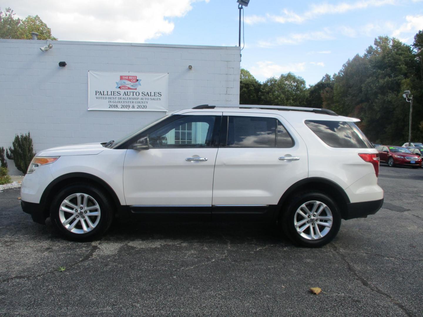 2011 WHITE Ford Explorer XLT 4WD (1FMHK8D84BG) with an 3.5L V6 DOHC 24V engine, 6-Speed Automatic transmission, located at 540a Delsea Drive, Sewell, NJ, 08080, (856) 589-6888, 39.752560, -75.111206 - Photo#1