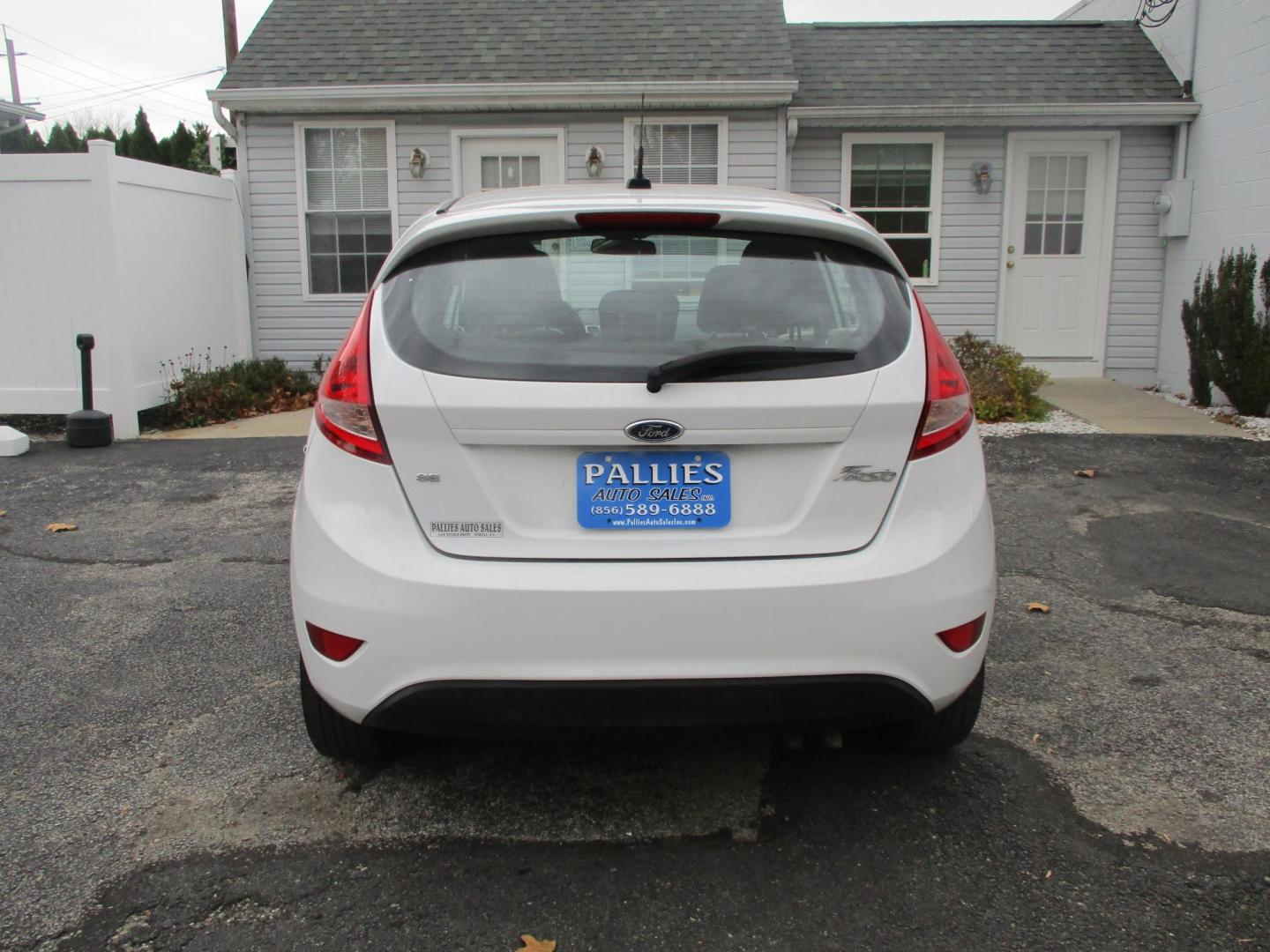 2013 WHITE Ford Fiesta SE Hatchback (3FADP4EJXDM) with an 1.6L L4 DOHC 16V engine, located at 540a Delsea Drive, Sewell, NJ, 08080, (856) 589-6888, 39.752560, -75.111206 - Photo#6