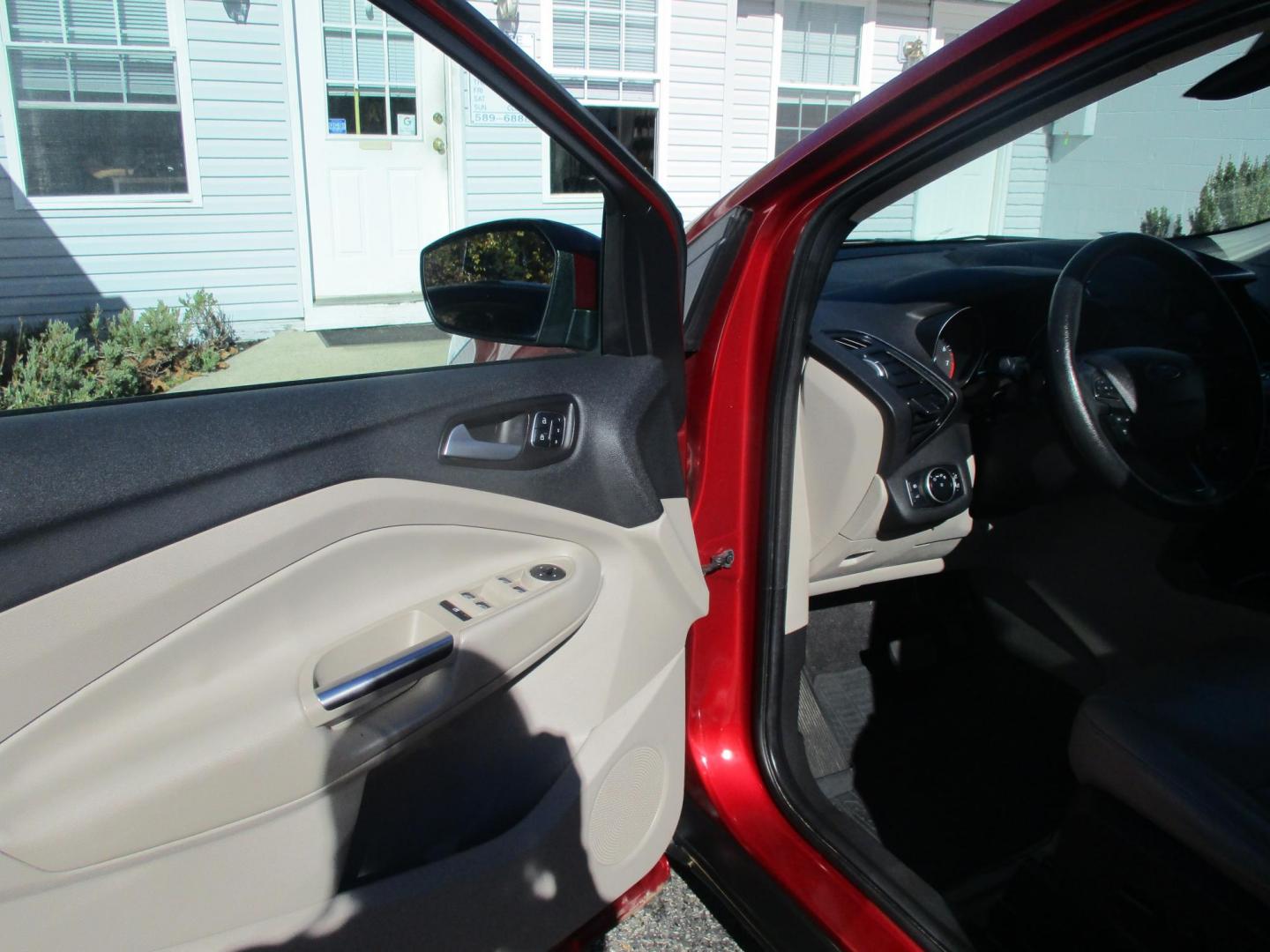 2017 RED Ford Escape Titanium 4WD (1FMCU9JD9HU) with an 1.5L L4 DOHC 16V engine, 6A transmission, located at 540a Delsea Drive, Sewell, NJ, 08080, (856) 589-6888, 39.752560, -75.111206 - Photo#9