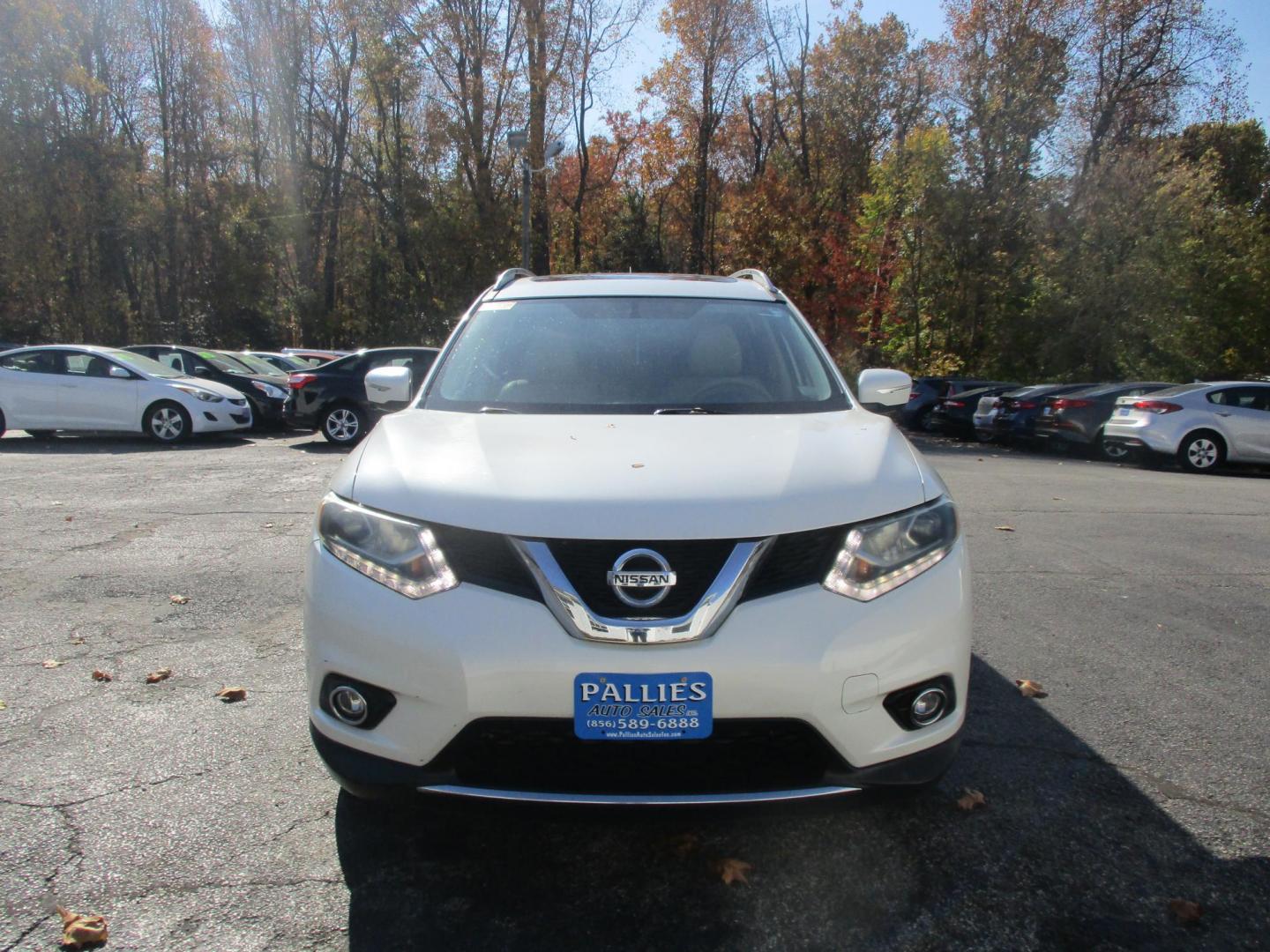 2015 WHITE Nissan Rogue S 2WD (5N1AT2MT3FC) with an 2.5L L4 DOHC 16V engine, Continuously Variable Transmission transmission, located at 540a Delsea Drive, Sewell, NJ, 08080, (856) 589-6888, 39.752560, -75.111206 - Photo#11