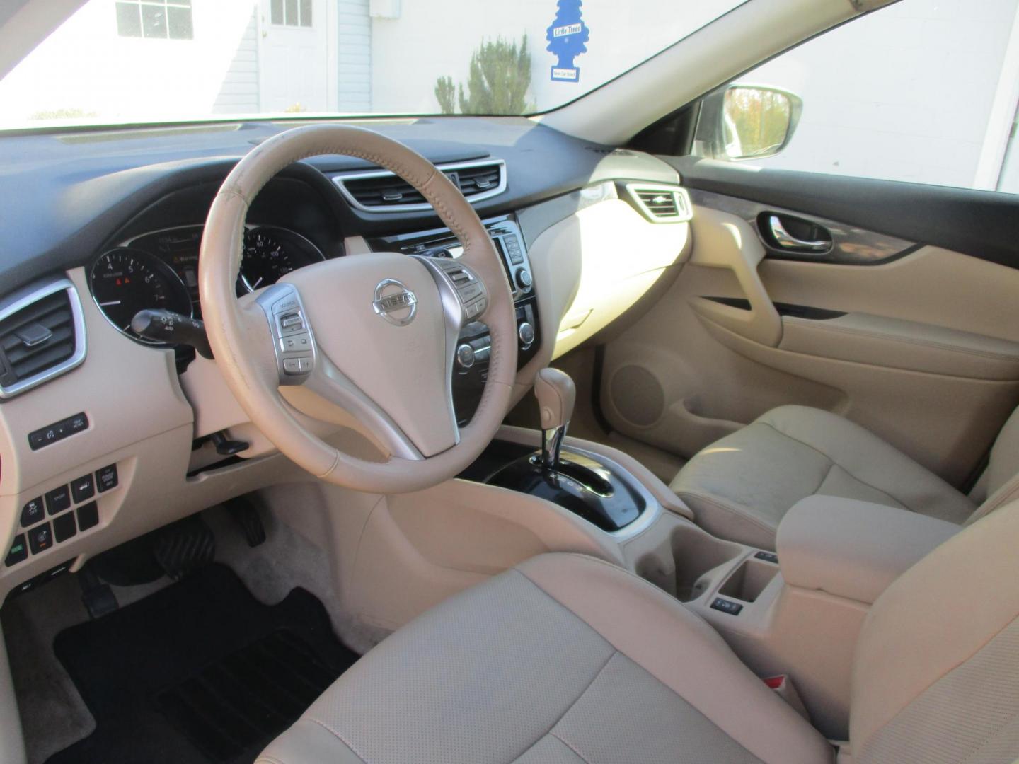 2015 WHITE Nissan Rogue S 2WD (5N1AT2MT3FC) with an 2.5L L4 DOHC 16V engine, Continuously Variable Transmission transmission, located at 540a Delsea Drive, Sewell, NJ, 08080, (856) 589-6888, 39.752560, -75.111206 - Photo#14