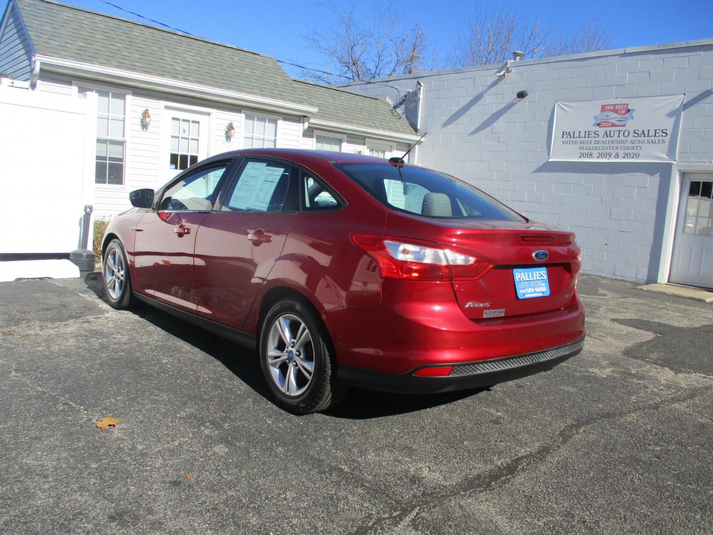 2013 RED Ford Focus SE Sedan (1FADP3F25DL) with an 2.0L L4 DOHC 16V engine, located at 540a Delsea Drive, Sewell, NJ, 08080, (856) 589-6888, 39.752560, -75.111206 - Photo#3