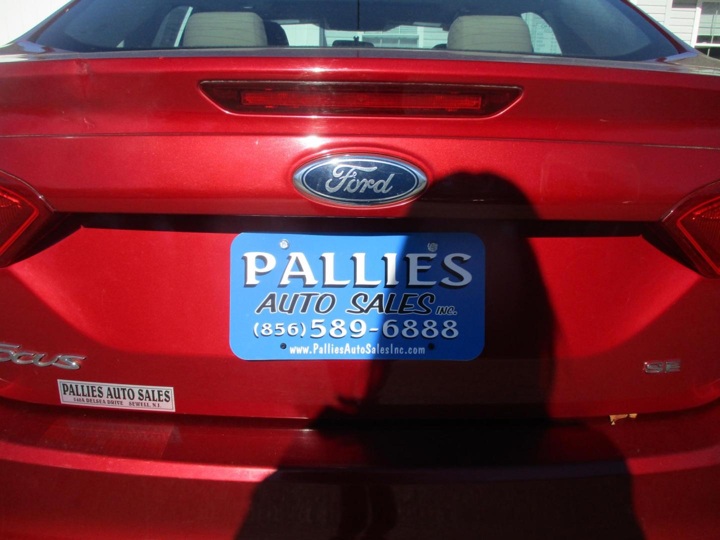 2013 RED Ford Focus SE Sedan (1FADP3F25DL) with an 2.0L L4 DOHC 16V engine, located at 540a Delsea Drive, Sewell, NJ, 08080, (856) 589-6888, 39.752560, -75.111206 - Photo#4