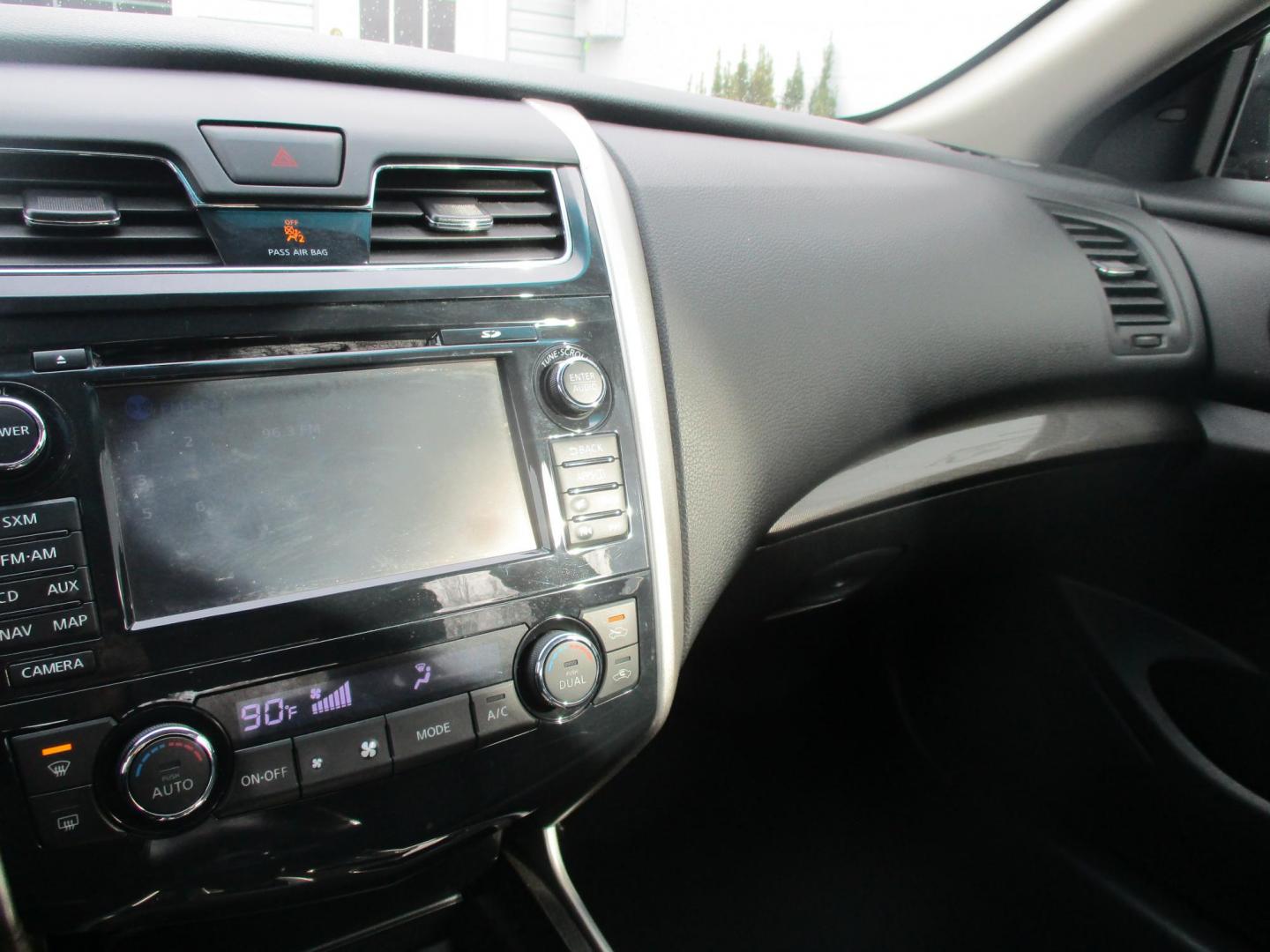 2014 BLACK Nissan Altima 2.5 SL (1N4AL3AP7EC) with an 2.5L L4 DOHC 16V engine, Continuously Variable Transmission transmission, located at 540a Delsea Drive, Sewell, NJ, 08080, (856) 589-6888, 39.752560, -75.111206 - Photo#21