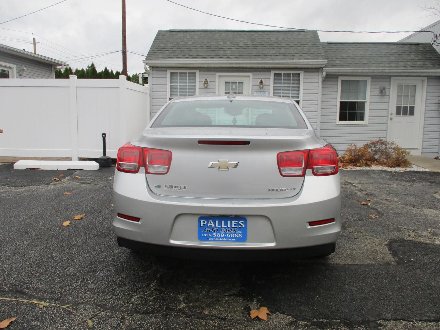 2015 SILVER Chevrolet Malibu 1LT (1G11C5SL8FU) with an 2.5L L4 DOHC 16V engine, 6-Speed Automatic transmission, located at 540a Delsea Drive, Sewell, NJ, 08080, (856) 589-6888, 39.752560, -75.111206 - Photo#5