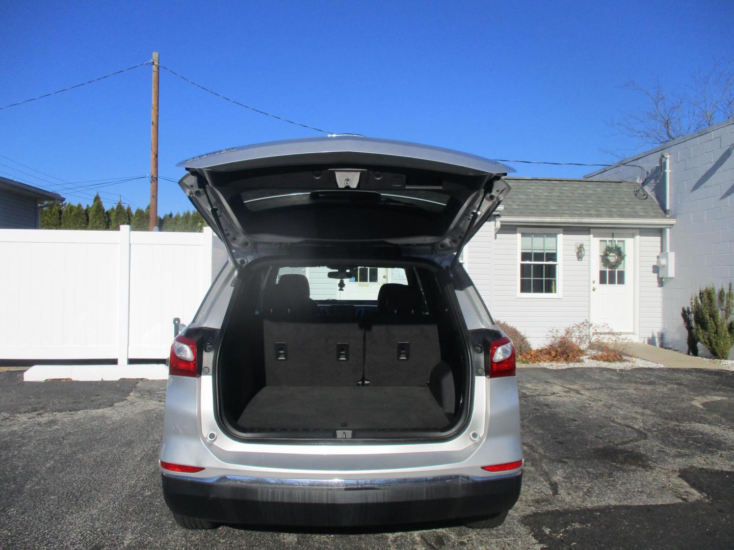 2018 SILVER Chevrolet Equinox LT 2WD (3GNAXJEVXJS) with an 1.5L L4 DIR DOHC 16V TURBO engine, 6A transmission, located at 540a Delsea Drive, Sewell, NJ, 08080, (856) 589-6888, 39.752560, -75.111206 - Photo#28