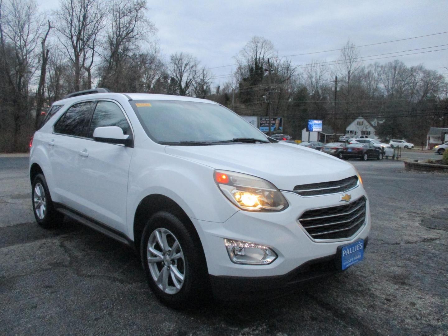 2017 WHITE Chevrolet Equinox LT 2WD (2GNALCEK3H1) with an 2.4L L4 DOHC 16V FFV engine, 6A transmission, located at 540a Delsea Drive, Sewell, NJ, 08080, (856) 589-6888, 39.752560, -75.111206 - Photo#9