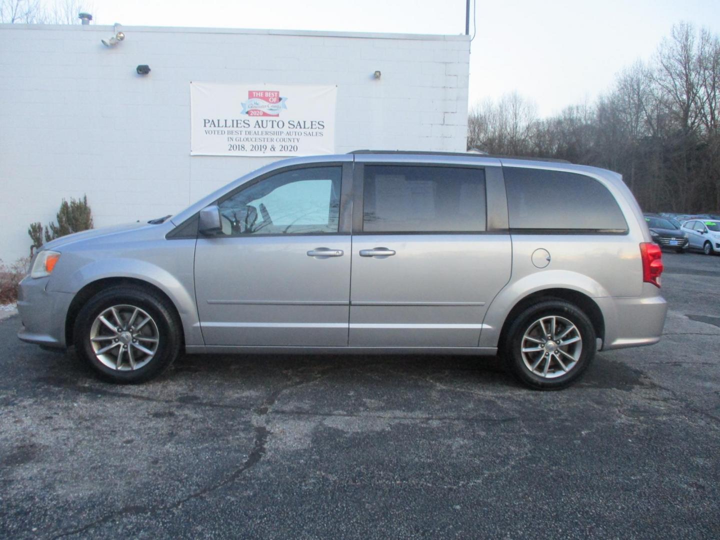 2013 GRAY Dodge Grand Caravan R/T (2C4RDGEG3DR) with an 3.6L V6 DOHC 24V engine, 6-Speed Automatic transmission, located at 540a Delsea Drive, Sewell, NJ, 08080, (856) 589-6888, 39.752560, -75.111206 - Photo#0