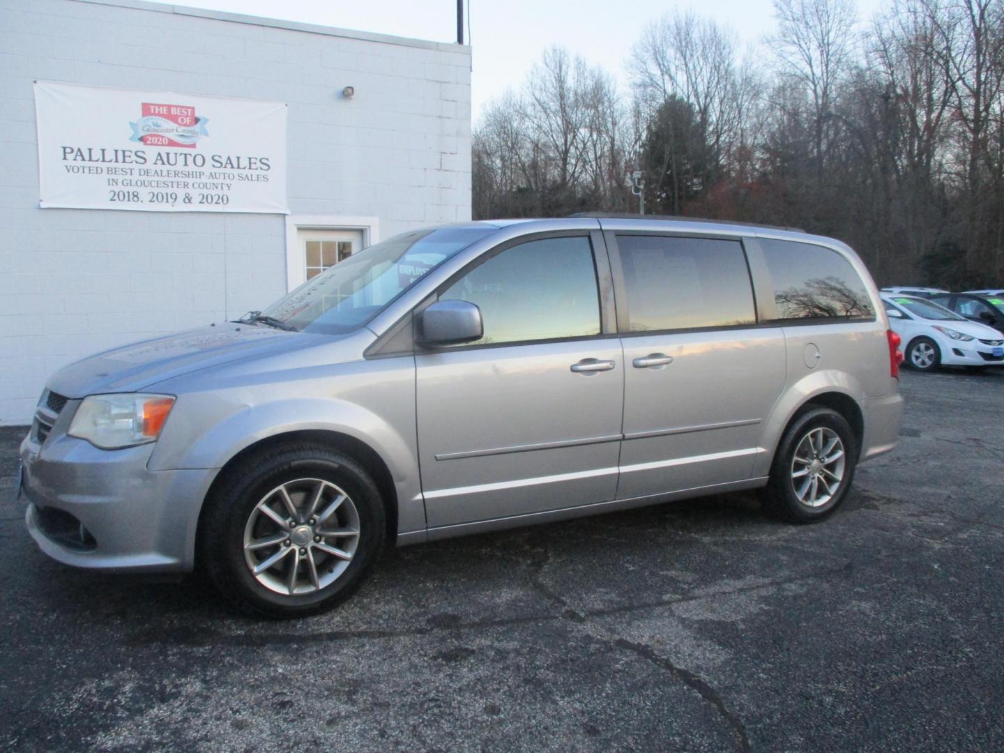 2013 GRAY Dodge Grand Caravan R/T (2C4RDGEG3DR) with an 3.6L V6 DOHC 24V engine, 6-Speed Automatic transmission, located at 540a Delsea Drive, Sewell, NJ, 08080, (856) 589-6888, 39.752560, -75.111206 - Photo#2