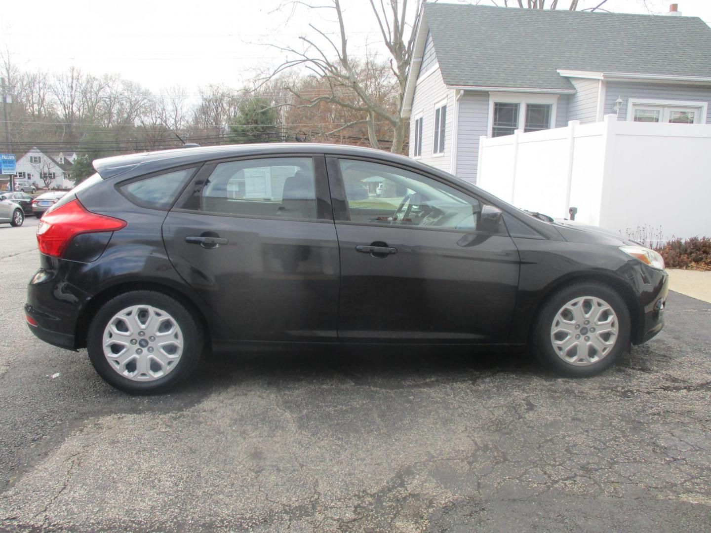 2012 BLACK Ford Focus SE (1FAHP3K29CL) with an 2.0L L4 DOHC 16V engine, located at 540a Delsea Drive, Sewell, NJ, 08080, (856) 589-6888, 39.752560, -75.111206 - Photo#7