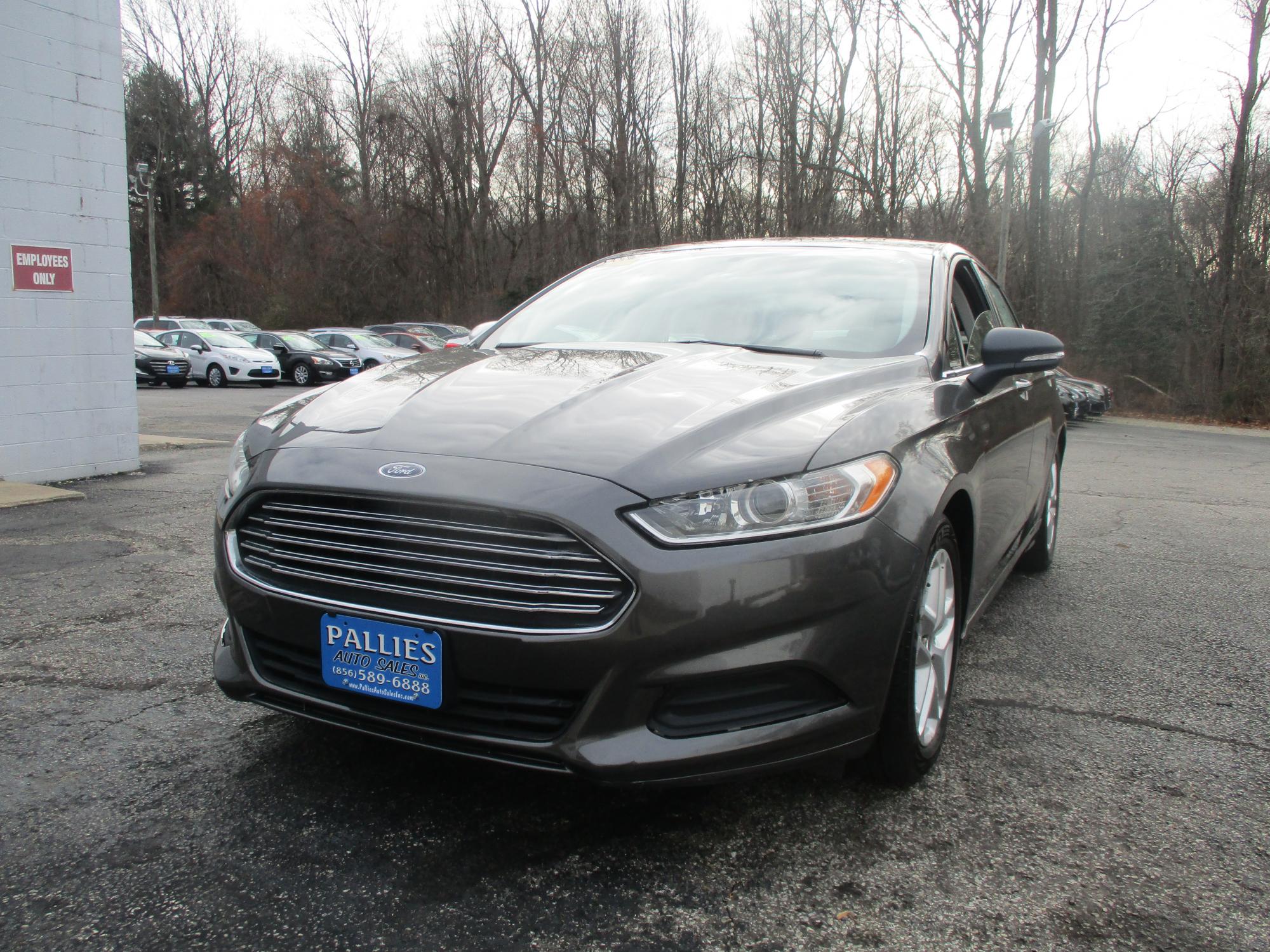 photo of 2016 Ford Fusion SE