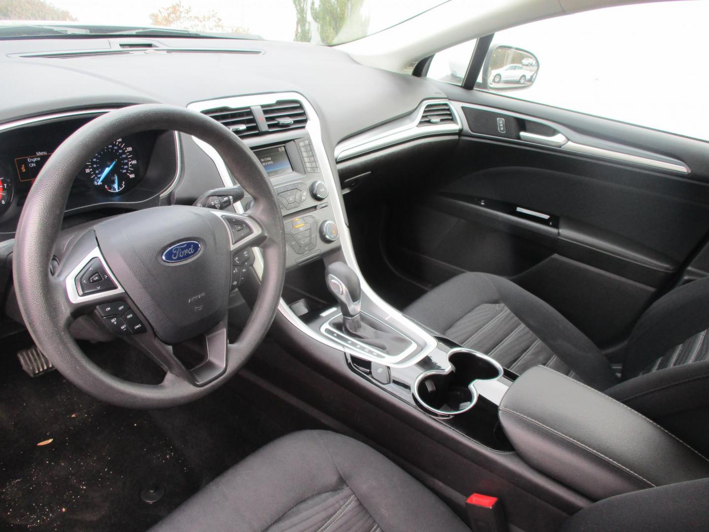 2016 GRAY Ford Fusion SE (3FA6P0H79GR) with an 2.5L L4 DOHC 16V engine, 6-Speed Automatic transmission, located at 540a Delsea Drive, Sewell, NJ, 08080, (856) 589-6888, 39.752560, -75.111206 - Photo#14