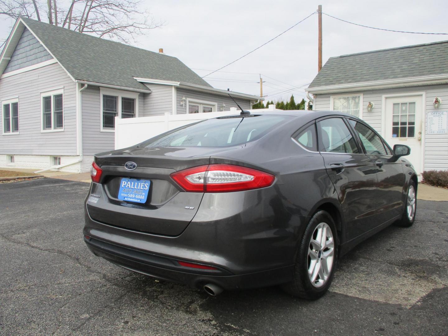 2016 GRAY Ford Fusion SE (3FA6P0H79GR) with an 2.5L L4 DOHC 16V engine, 6-Speed Automatic transmission, located at 540a Delsea Drive, Sewell, NJ, 08080, (856) 589-6888, 39.752560, -75.111206 - Photo#7