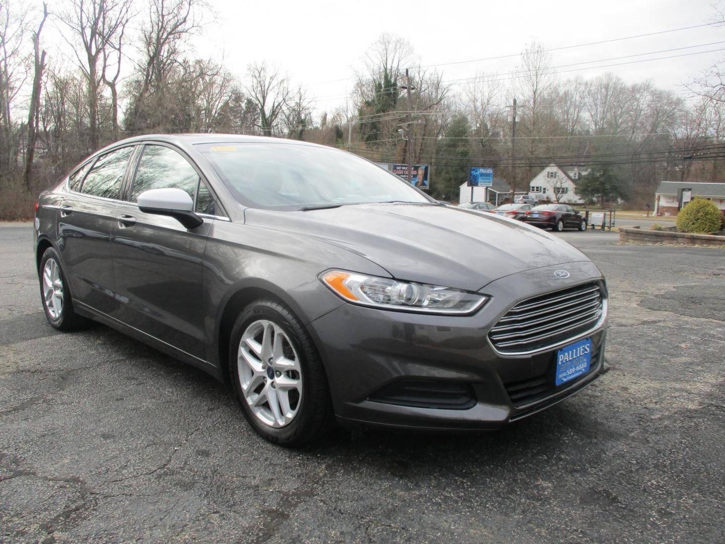 2016 GRAY Ford Fusion SE (3FA6P0H79GR) with an 2.5L L4 DOHC 16V engine, 6-Speed Automatic transmission, located at 540a Delsea Drive, Sewell, NJ, 08080, (856) 589-6888, 39.752560, -75.111206 - Photo#9