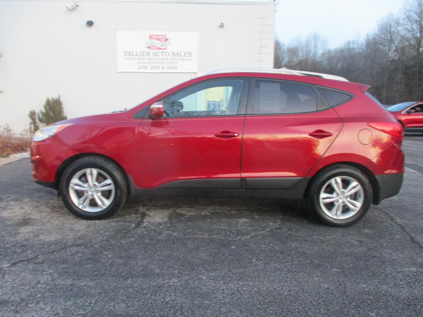 2012 Hyundai Tucson Limited Auto AWD (KM8JUCAC2CU) with an 2.4L L4 DOHC 16V engine, 6-Speed Automatic transmission, located at 540a Delsea Drive, Sewell, NJ, 08080, (856) 589-6888, 39.752560, -75.111206 - Photo#2