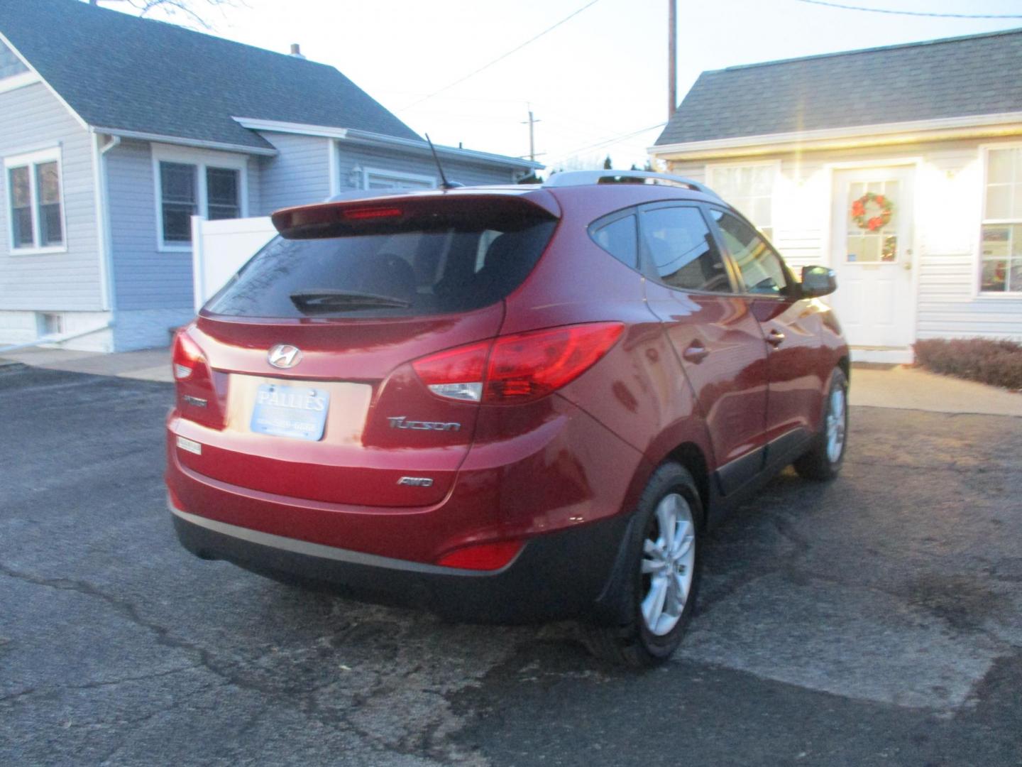 2012 Hyundai Tucson Limited Auto AWD (KM8JUCAC2CU) with an 2.4L L4 DOHC 16V engine, 6-Speed Automatic transmission, located at 540a Delsea Drive, Sewell, NJ, 08080, (856) 589-6888, 39.752560, -75.111206 - Photo#7