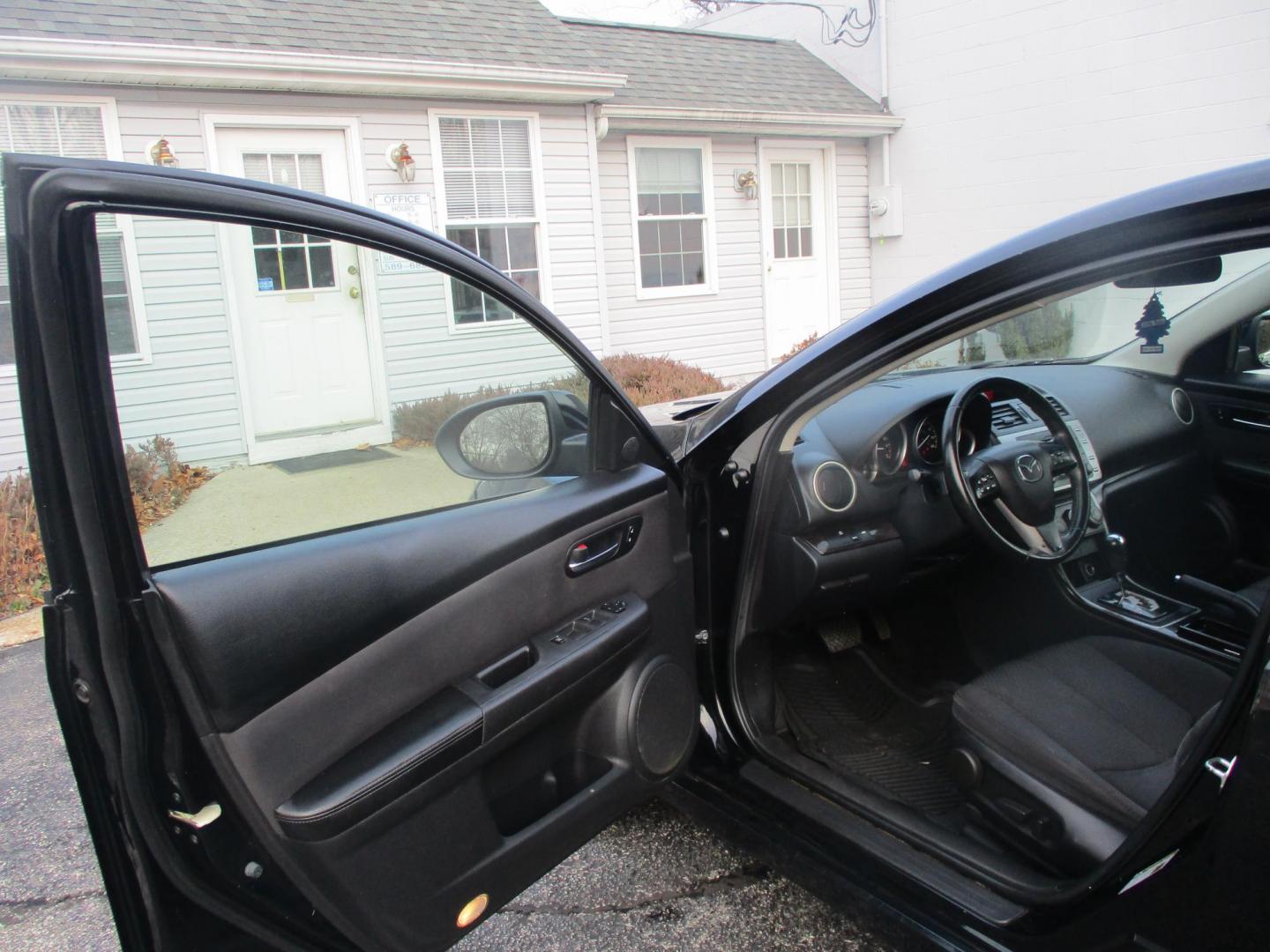 2012 BLACK Mazda MAZDA6 I Touring (1YVHZ8DH3C5) with an 2.5L L4 DOHC 16V engine, 6-Speed Automatic transmission, located at 540a Delsea Drive, Sewell, NJ, 08080, (856) 589-6888, 39.752560, -75.111206 - Photo#14