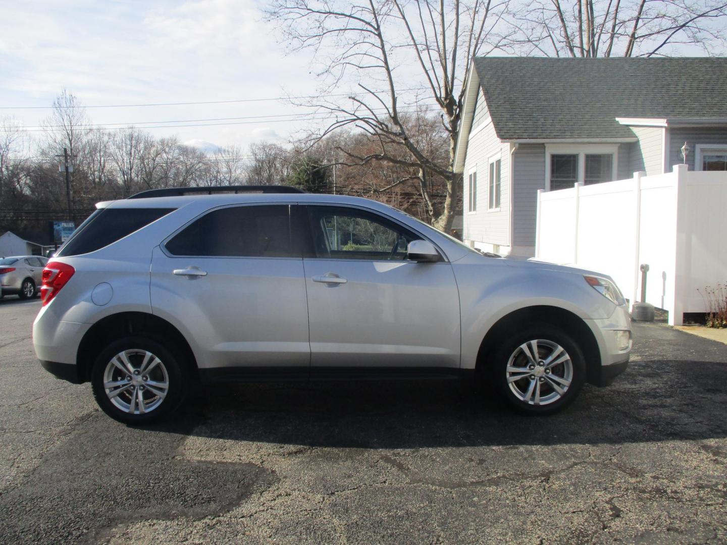 2016 SILVER Chevrolet Equinox LT AWD (2GNFLFEK0G6) with an 2.4L L4 DOHC 16V FFV engine, 6A transmission, located at 540a Delsea Drive, Sewell, NJ, 08080, (856) 589-6888, 39.752560, -75.111206 - Photo#9