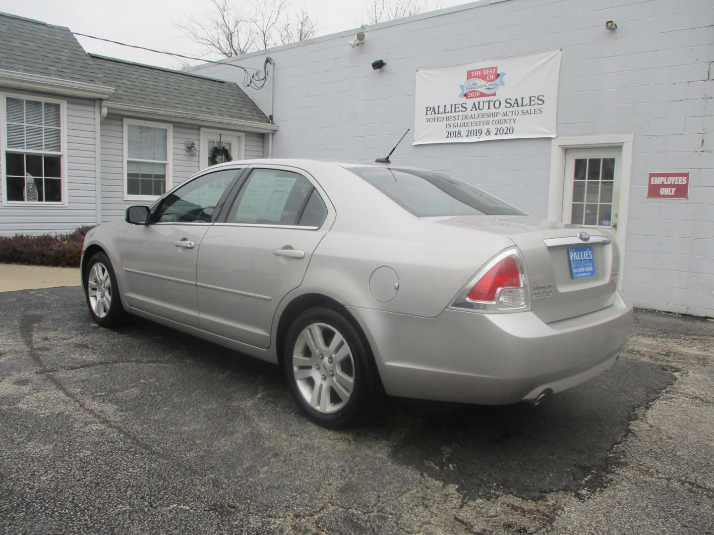 2007 SILVER Ford Fusion V6 SEL (3FAHP08177R) with an 3.0L V6 DOHC 24V engine, located at 540a Delsea Drive, Sewell, NJ, 08080, (856) 589-6888, 39.752560, -75.111206 - Photo#2