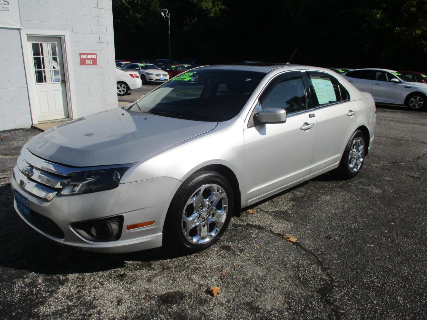 2011 SILVER Ford Fusion I4 SE (3FAHP0HA8BR) with an 2.5L L4 DOHC 16V engine, AUTOMATIC transmission, located at 540a Delsea Drive, Sewell, NJ, 08080, (856) 589-6888, 39.752560, -75.111206 - Photo#0