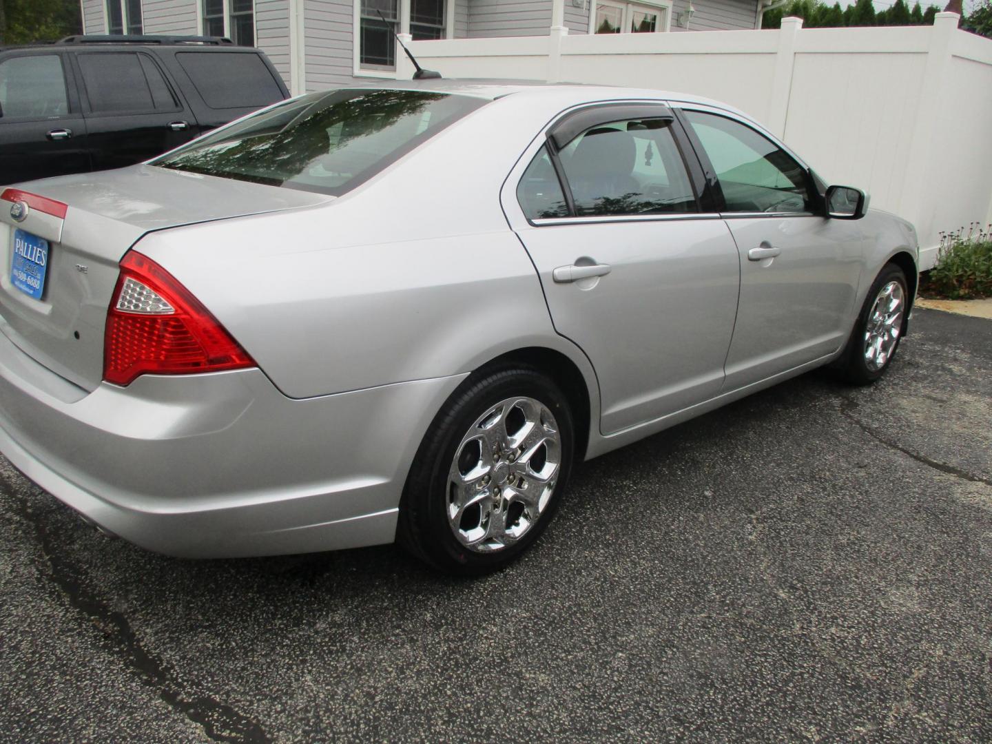 2011 SILVER Ford Fusion I4 SE (3FAHP0HA8BR) with an 2.5L L4 DOHC 16V engine, AUTOMATIC transmission, located at 540a Delsea Drive, Sewell, NJ, 08080, (856) 589-6888, 39.752560, -75.111206 - Photo#7